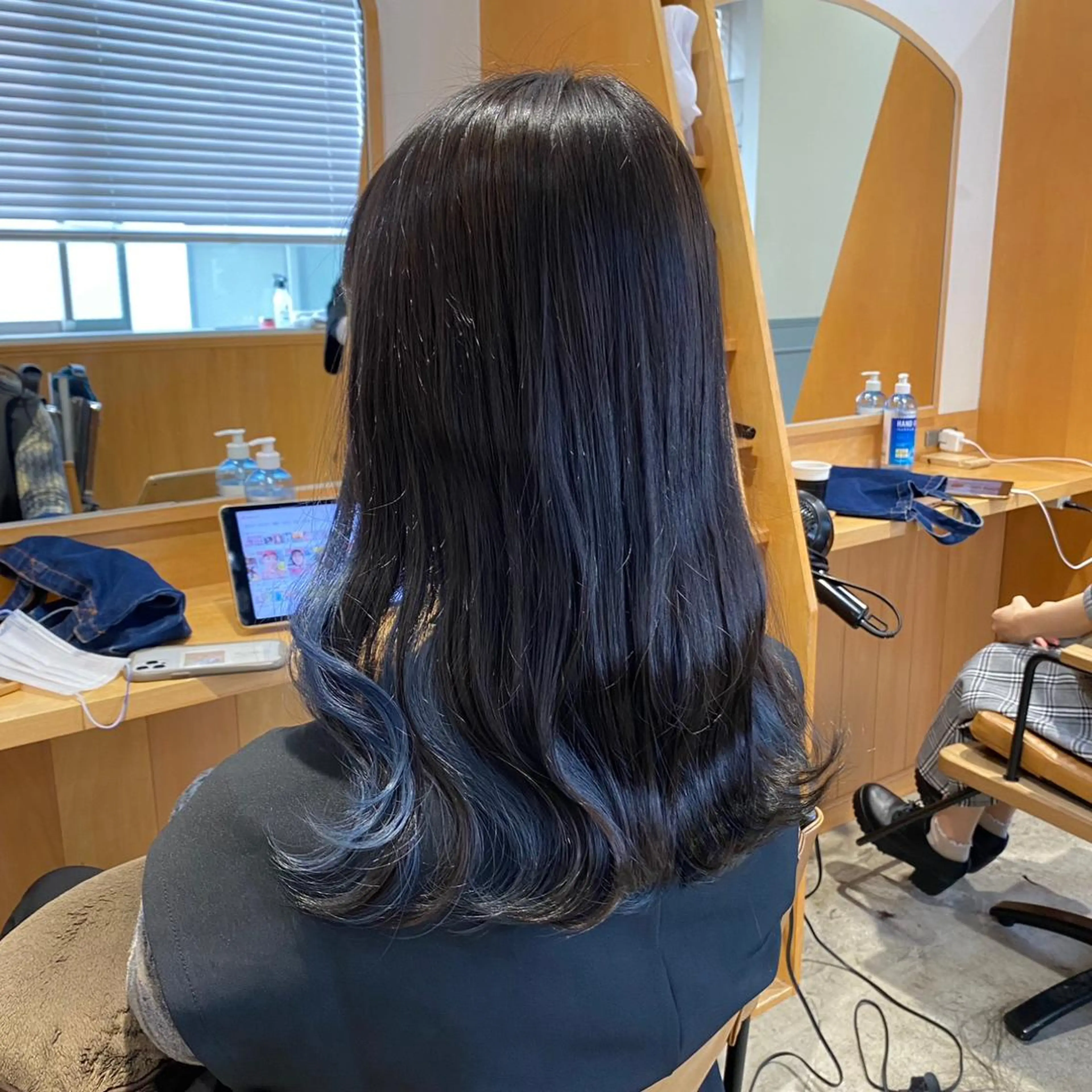 ミディアム [Amphi Tokyo]宮原のヘアスタイル