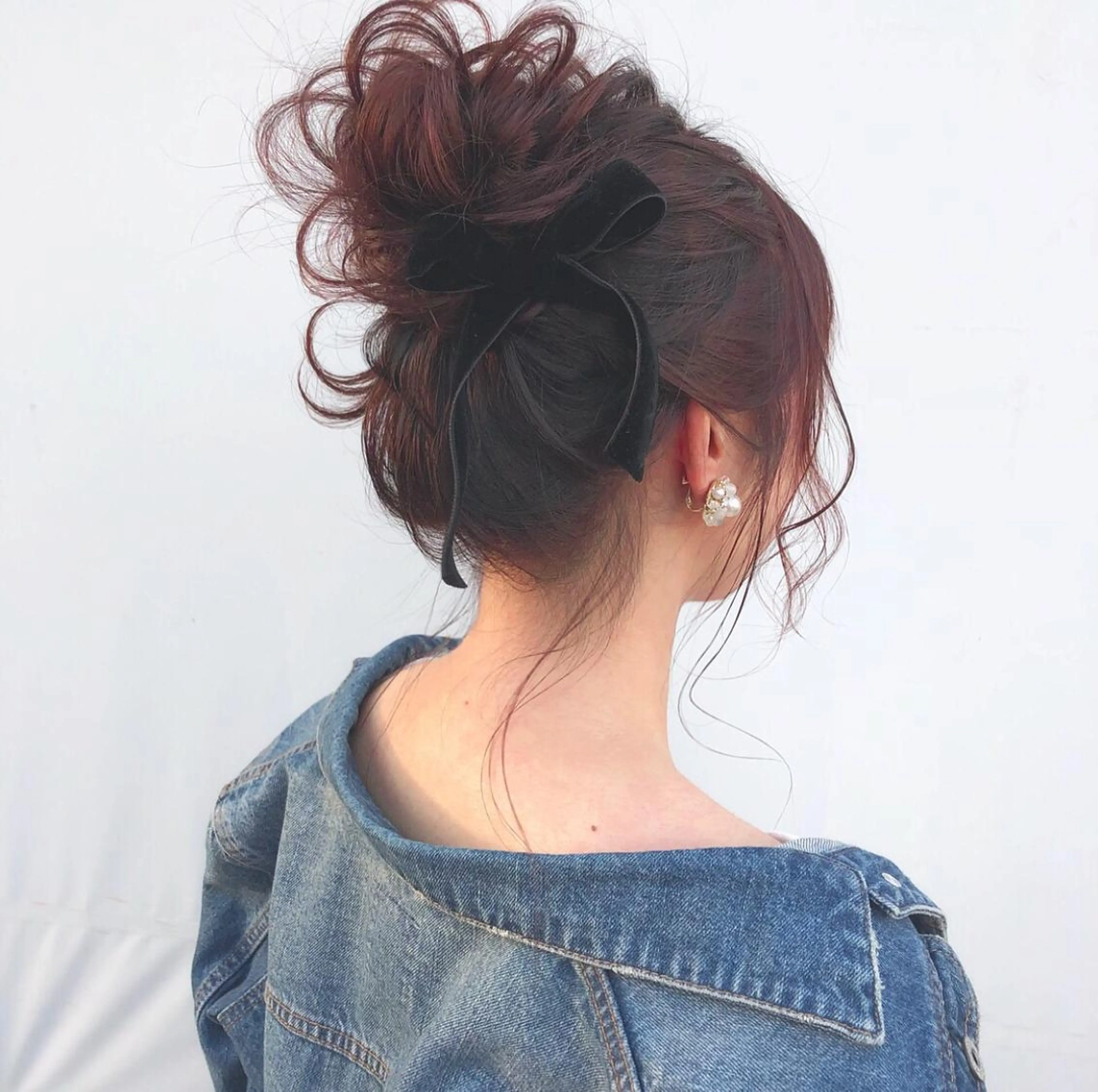 セミロング カラー ヘアアレンジ お団子ヘア ピンクカラー autre所属・大久保 ひでなりのヘアスタイル