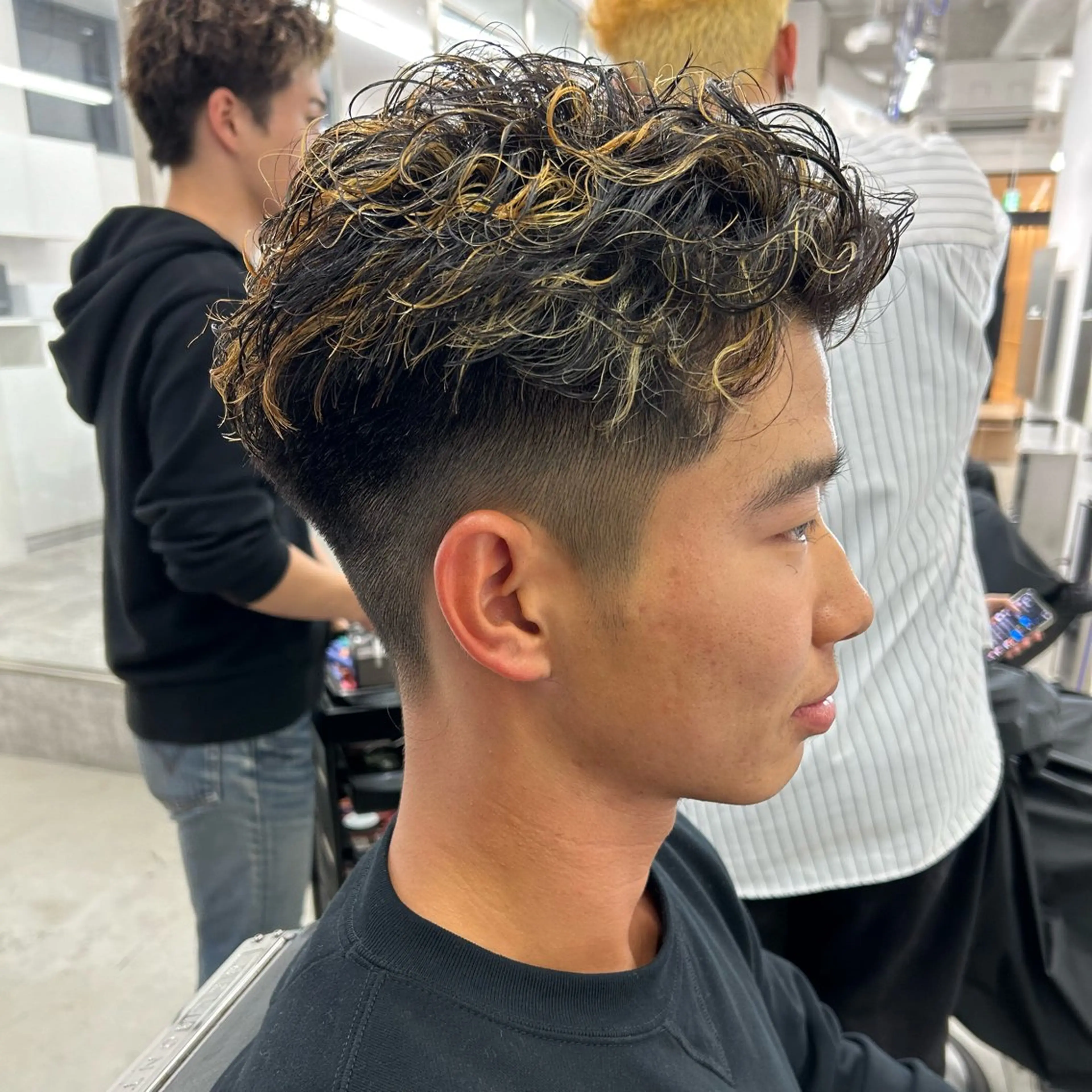 パーマ メンズ カット ヘアカラー パーマ 安達 脩人のヘアスタイル