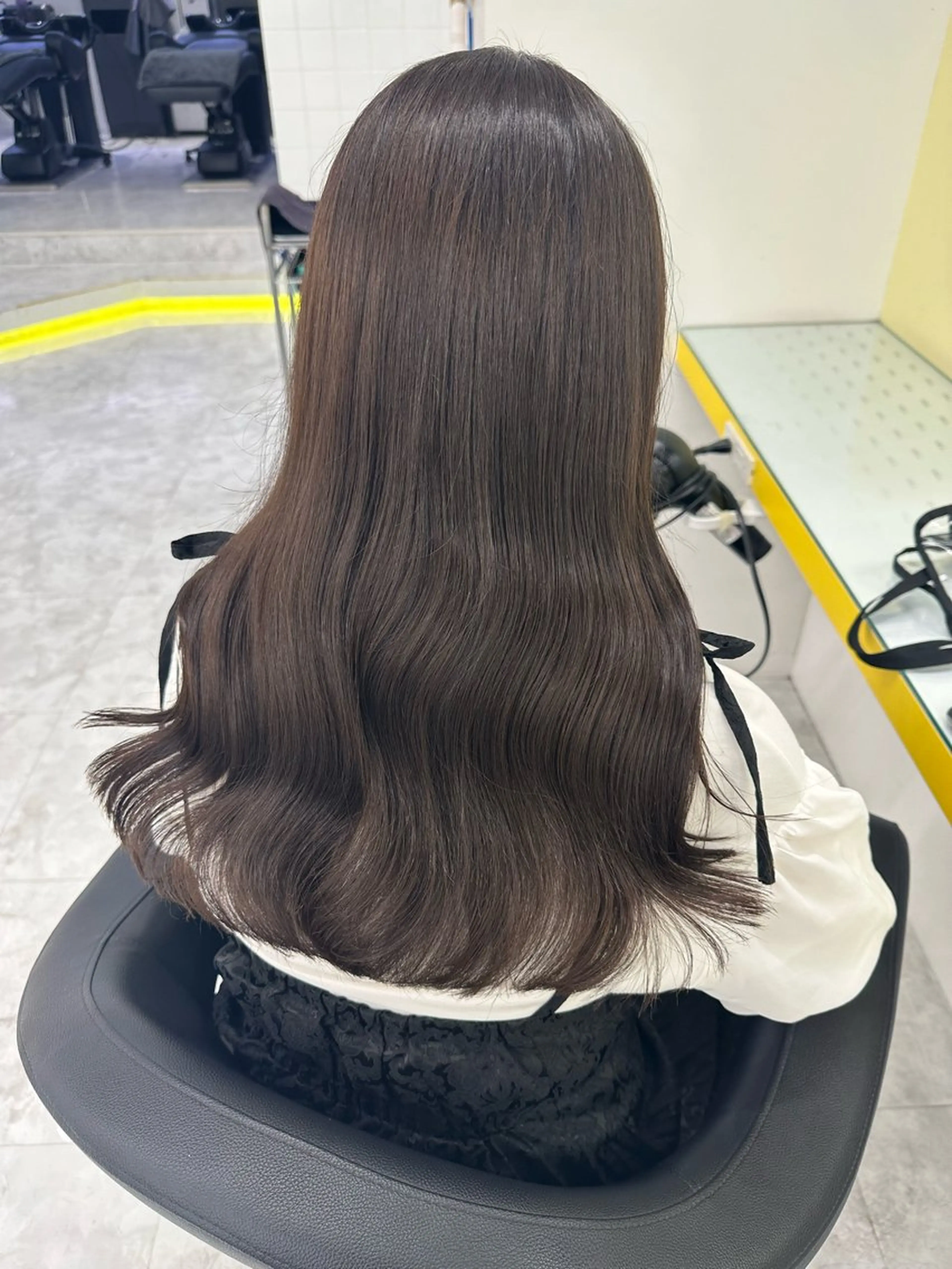 ロング カラー ベージュカラー 黒髪 ブリーチ ブルーカラー ブルーブラック ヘアカラー 🪞ハイトーン🪞 🤍waka🤍のヘアスタイル