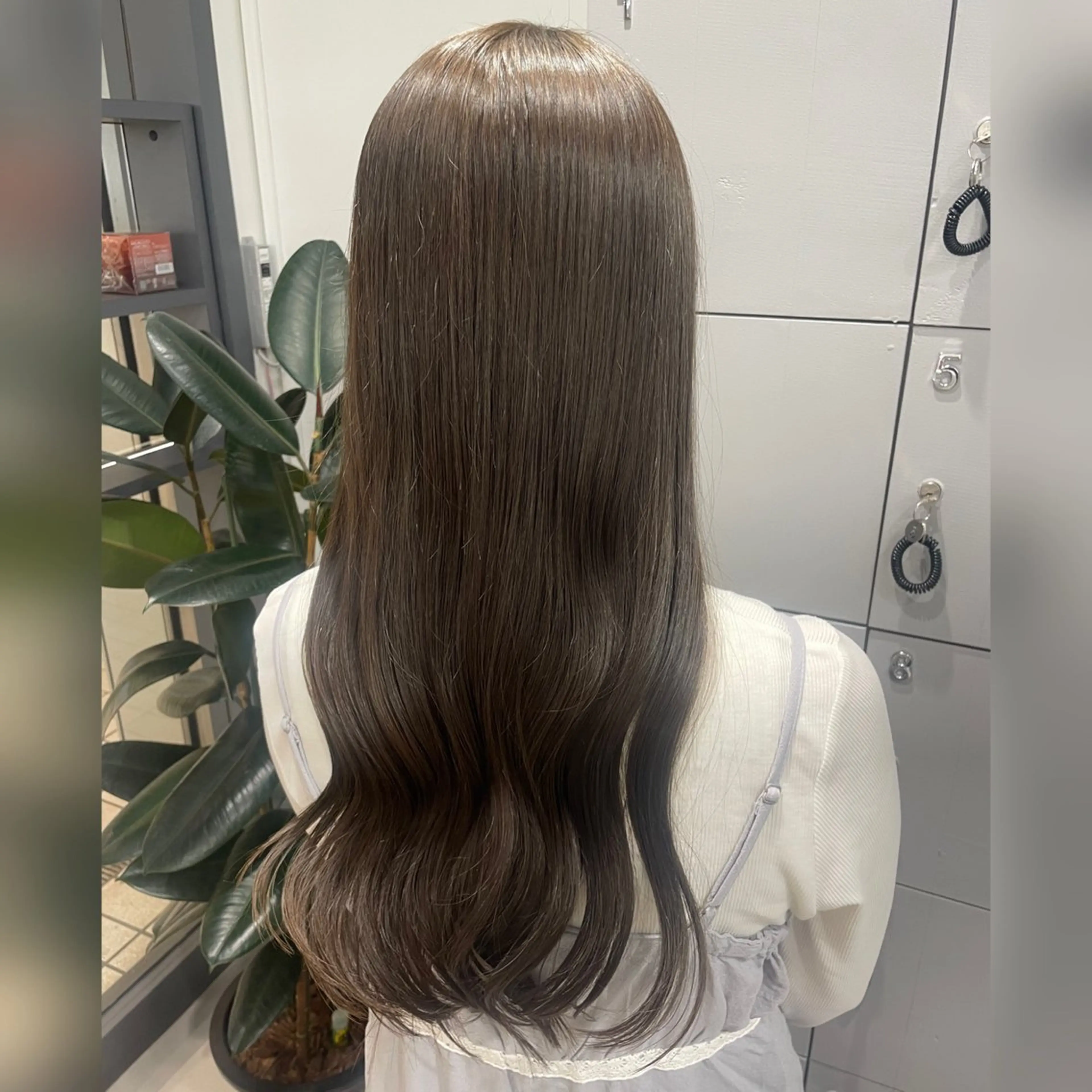 ロング 艶髪/縮毛矯正美容師 🧸YUZU🤍のヘアスタイル