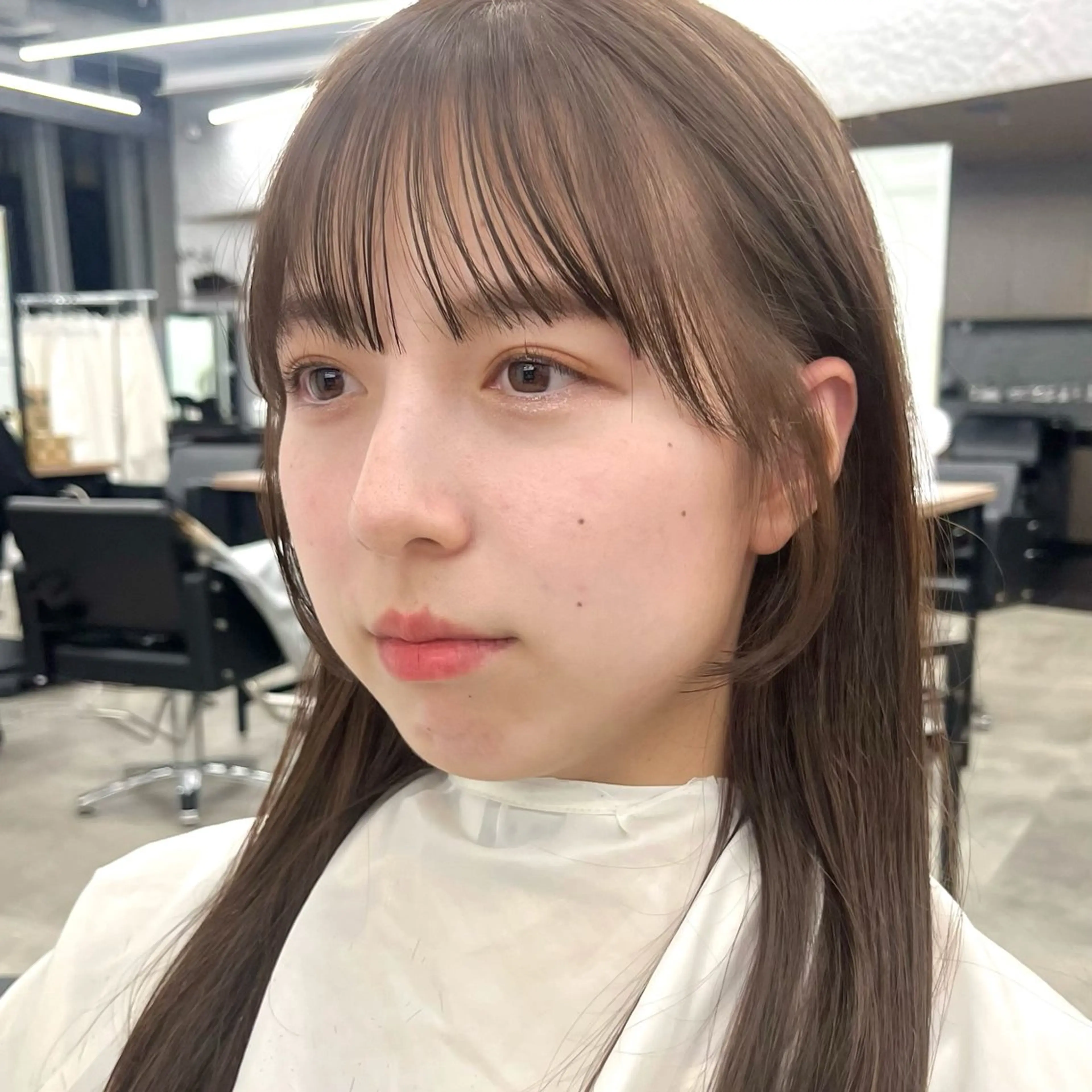 ミディアム カラー ベージュカラー おくれ毛 小顔カット カット ヘアカラー 暖色/艶髪/ボブ/ ミディアム/Ayaのヘアスタイル