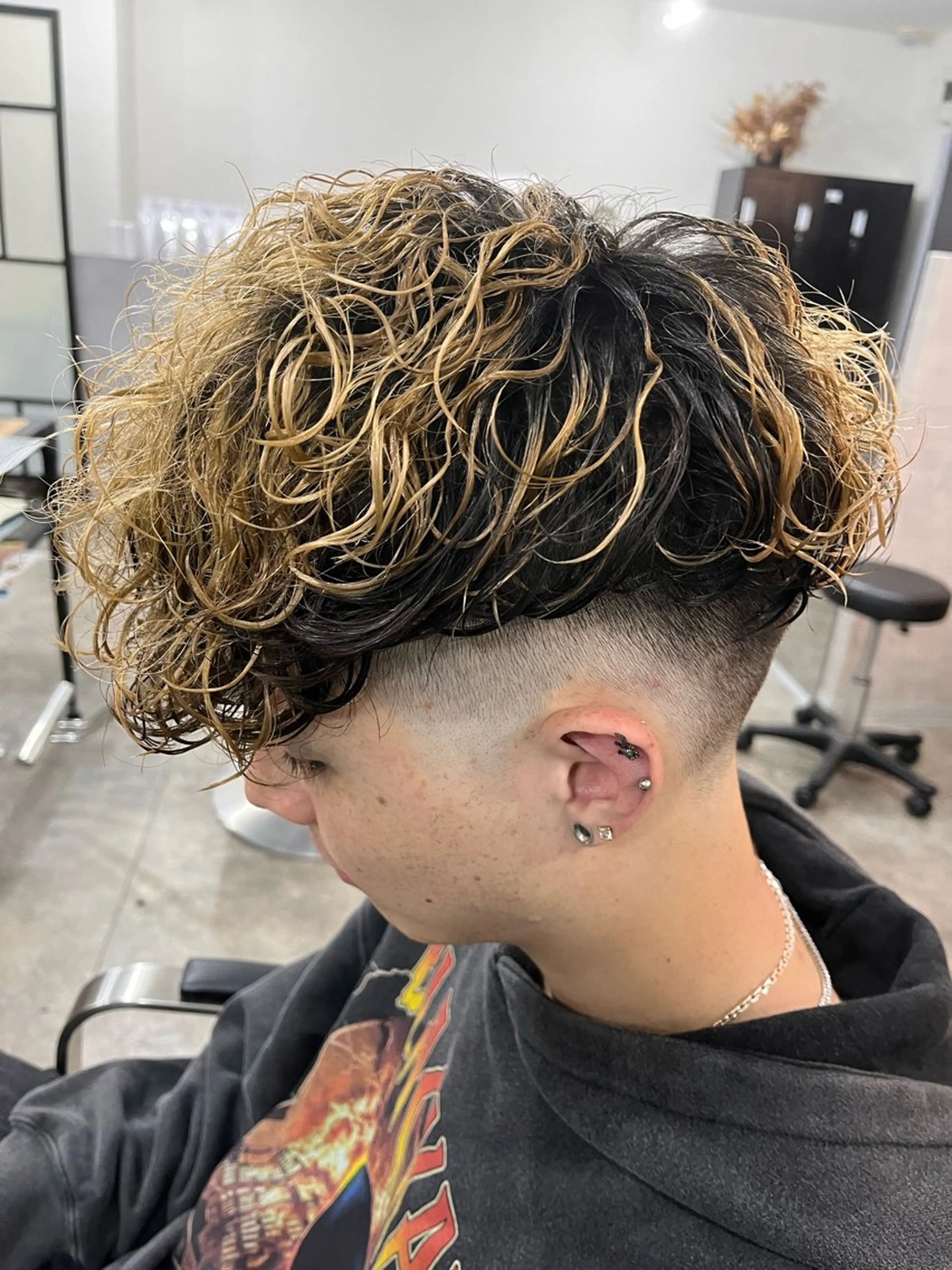 【🔥minimoメンズパーマ限定価格🔥】スペインカール＋カット＋ヘアセットの写真