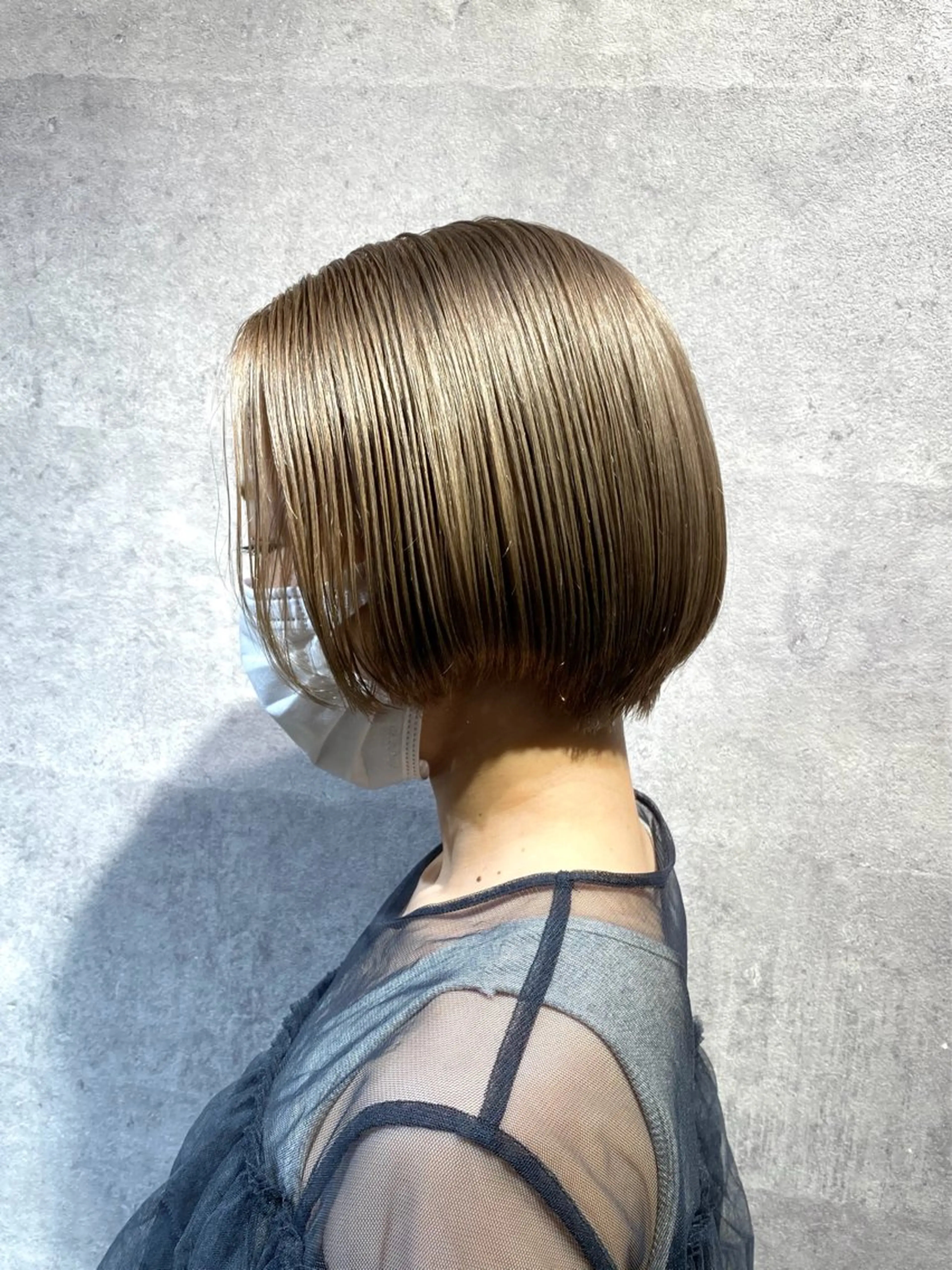 ショート カラー ベージュカラー ブリーチ ミルクティーベージュ ショートヘア カット ヘアカラー トリートメント LATTE所属・垢抜け顔周り／韓国 ヘア𝑺𝒂𝒌𝒊のヘアスタイル