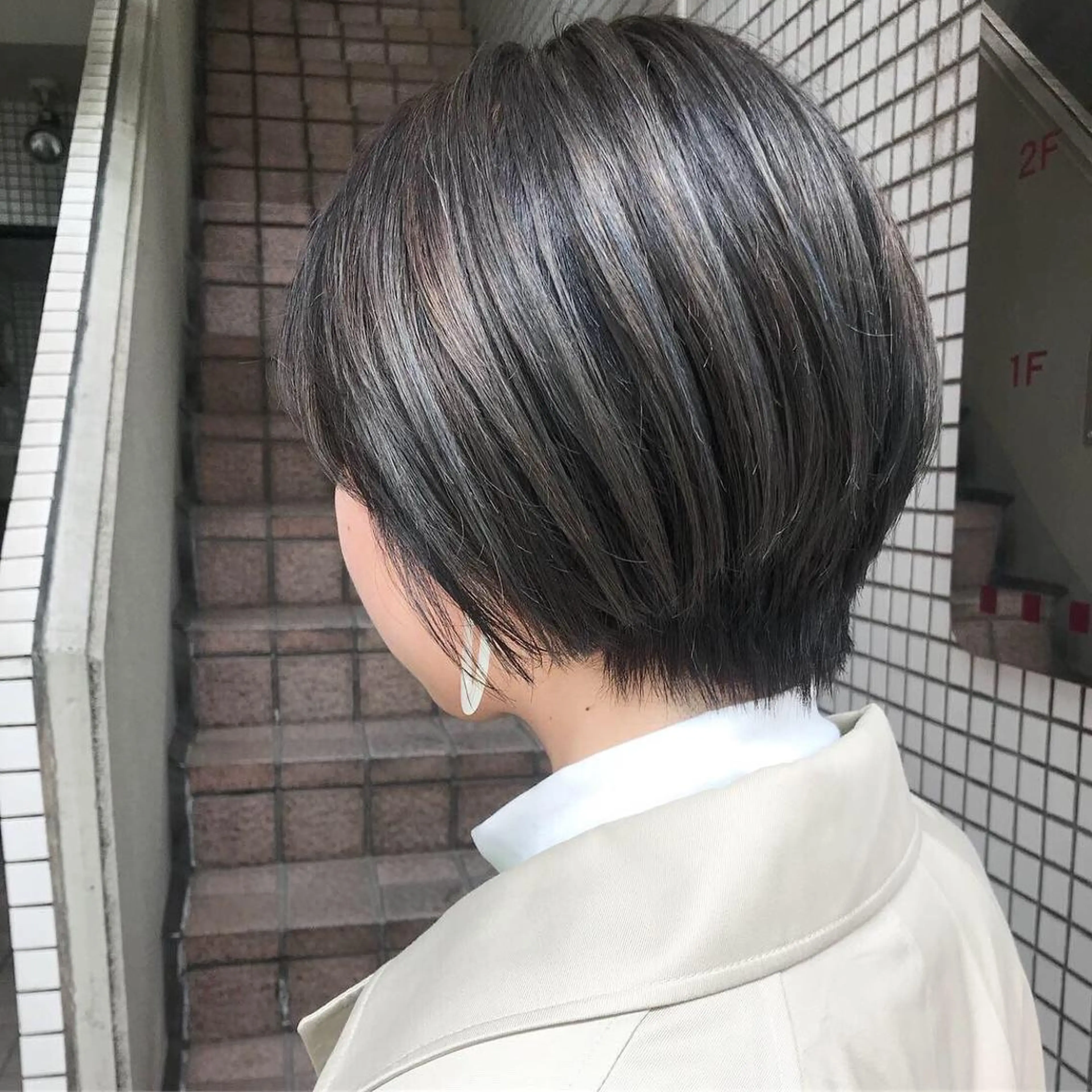 ショート カラー ハイライトカラー ハイライト ショートヘア ベージュ/オリーブ ボブ/小笠原汐海のヘアスタイル