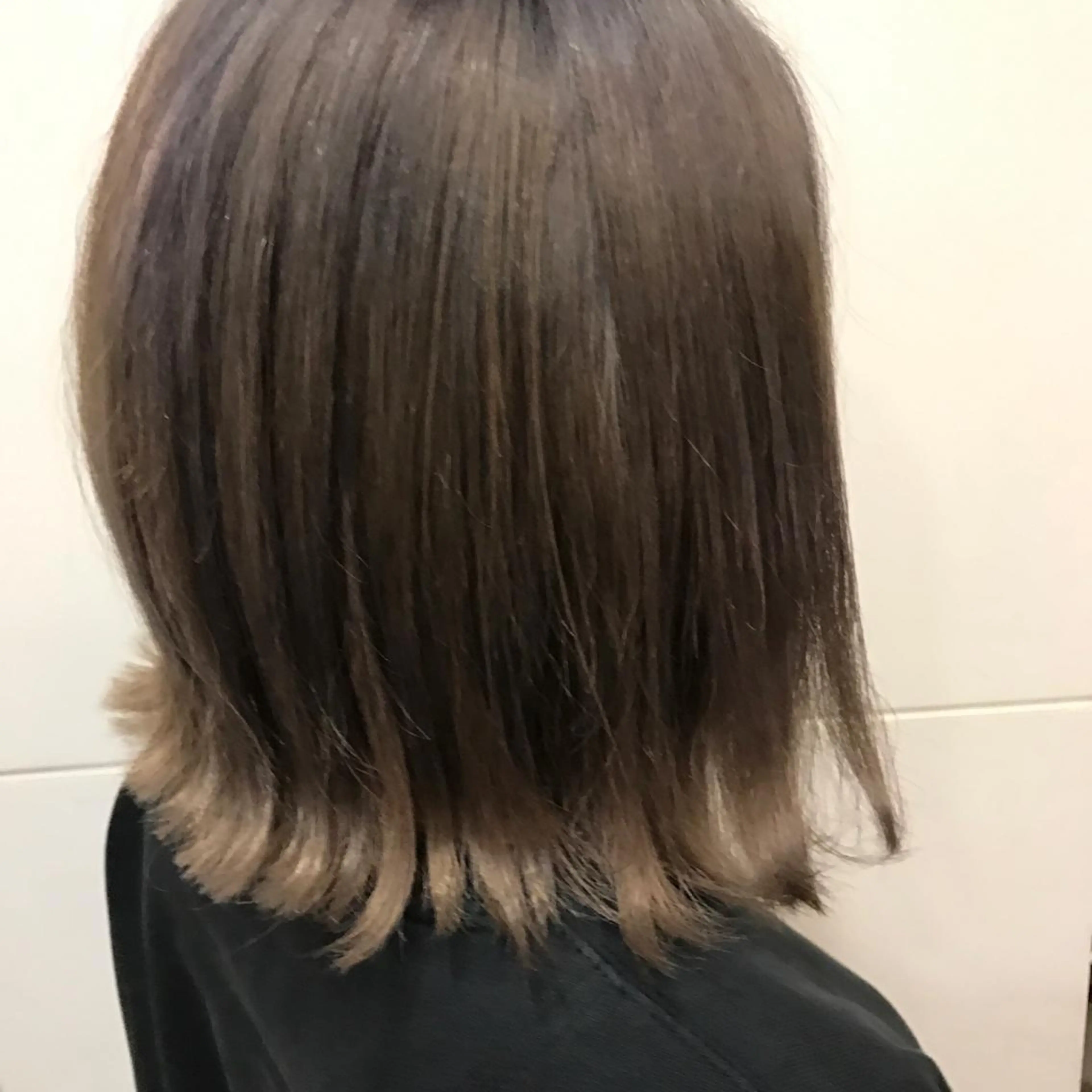 ショート ボブ 外ハネヘア analogue所属・u harukaのヘアスタイル