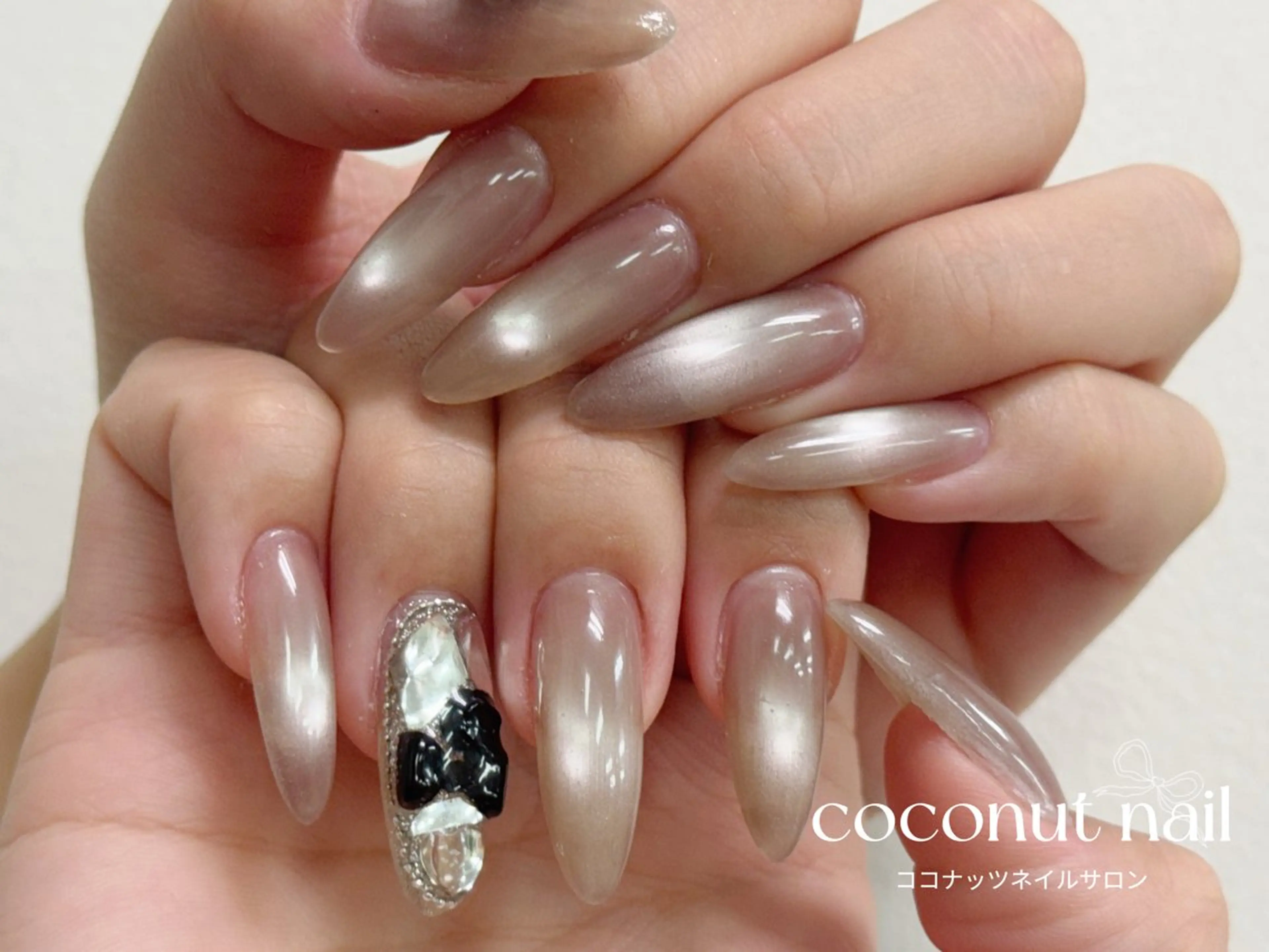 ネイル べっ甲ネイル フレンチネイル キラキラネイル マグネットネイル 大理石ネイル(マーブル) ハンドネイル 神田 ココナッツのネイルデザイン