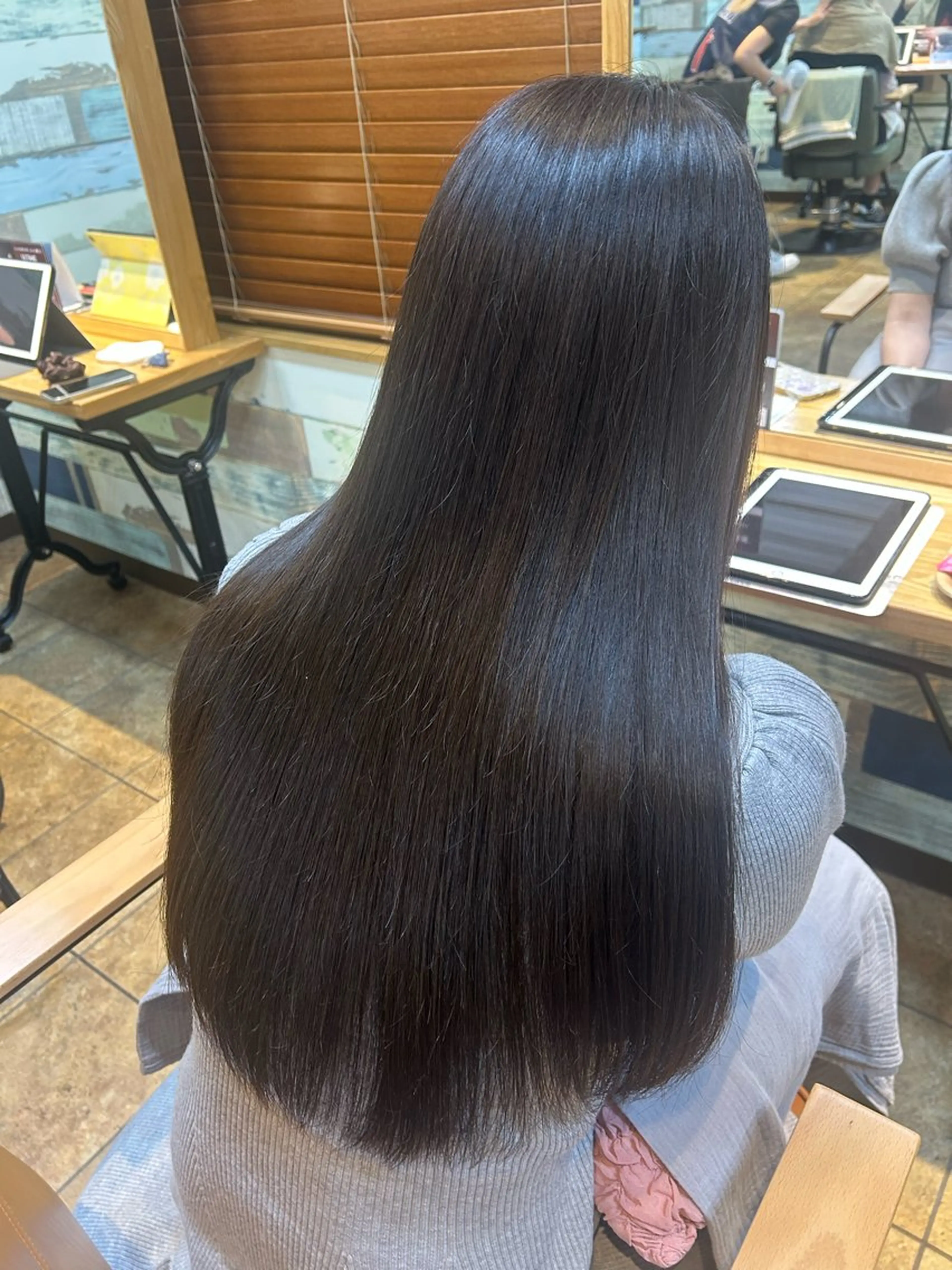 ロング カラー ヘアカラー 縮毛矯正🫧🩵 林　菜々美のヘアスタイル