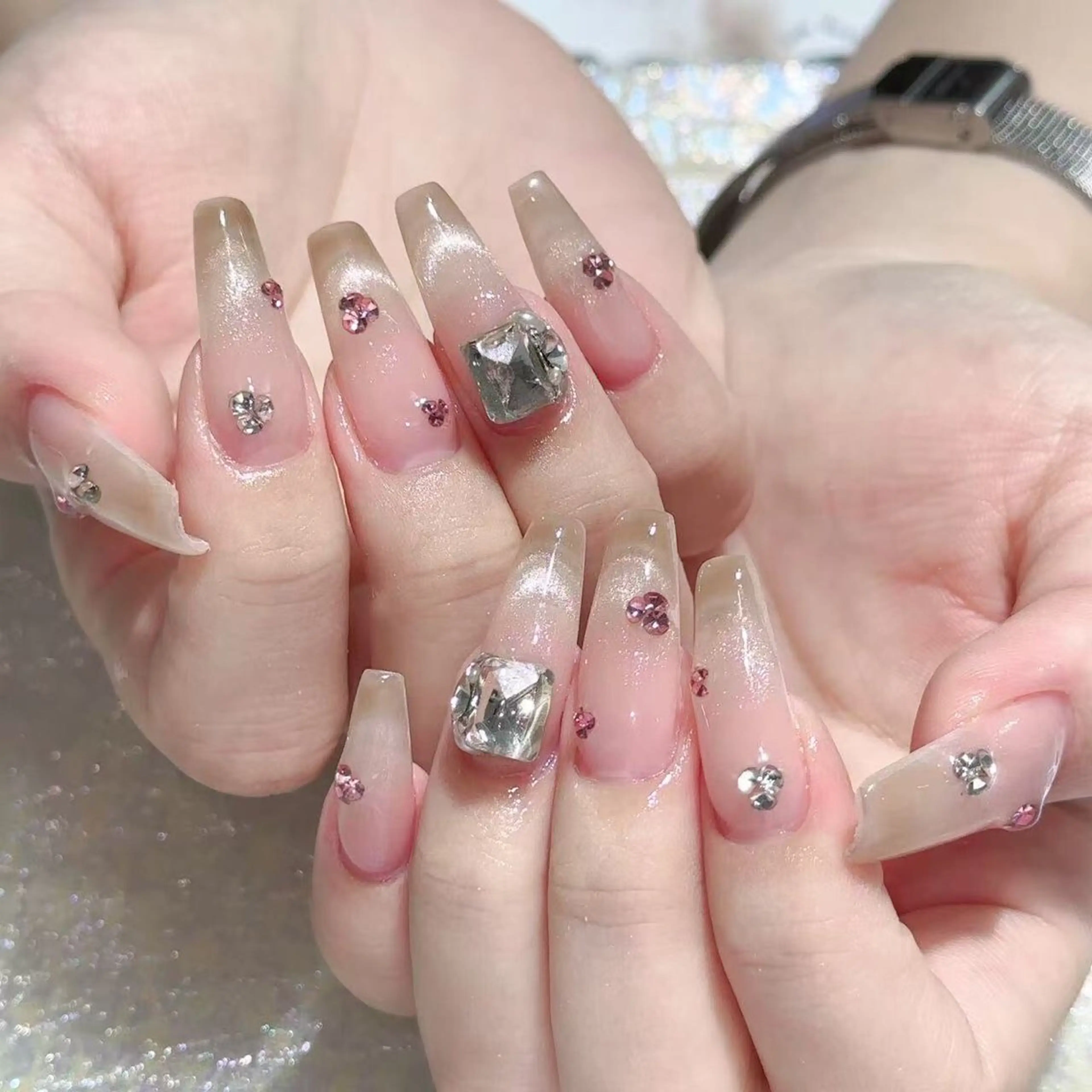 ネイル ハンドネイル Queens ひなのネイルデザイン