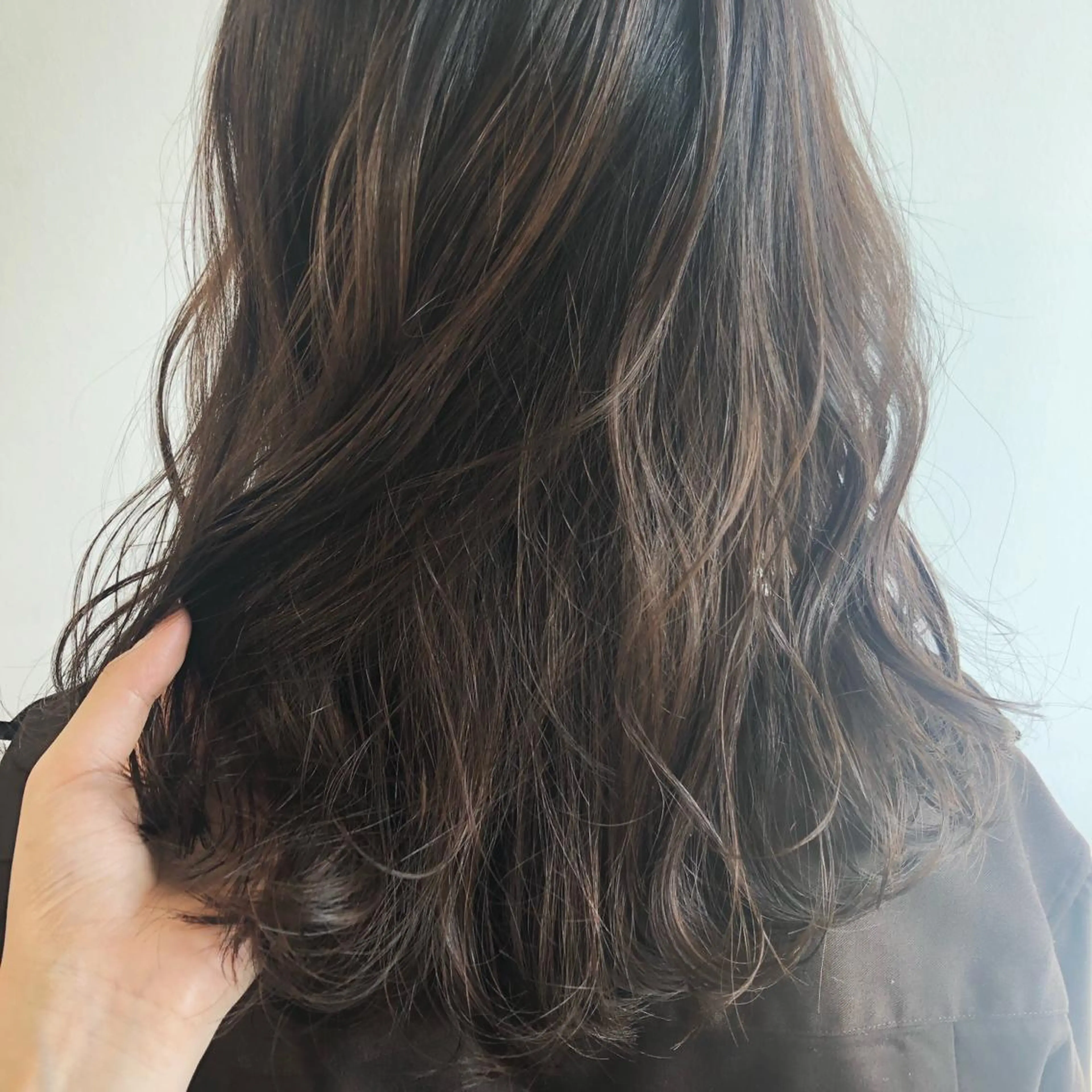 ミディアム カラー ヘアカラー 🌼透明感艶カラー オリーブ🌼河村咲のヘアスタイル