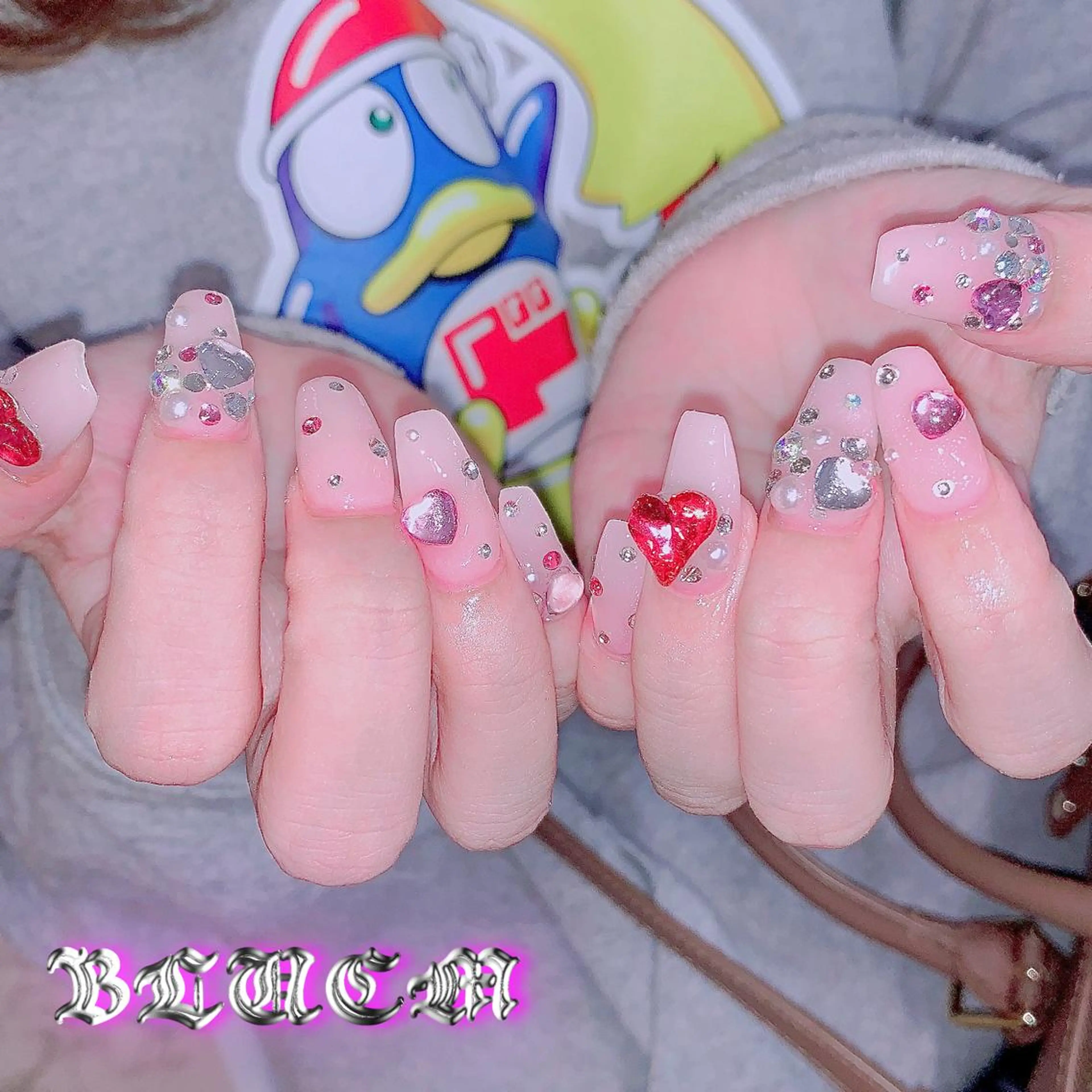 ネイル BLUEM なな🐶のネイルデザイン