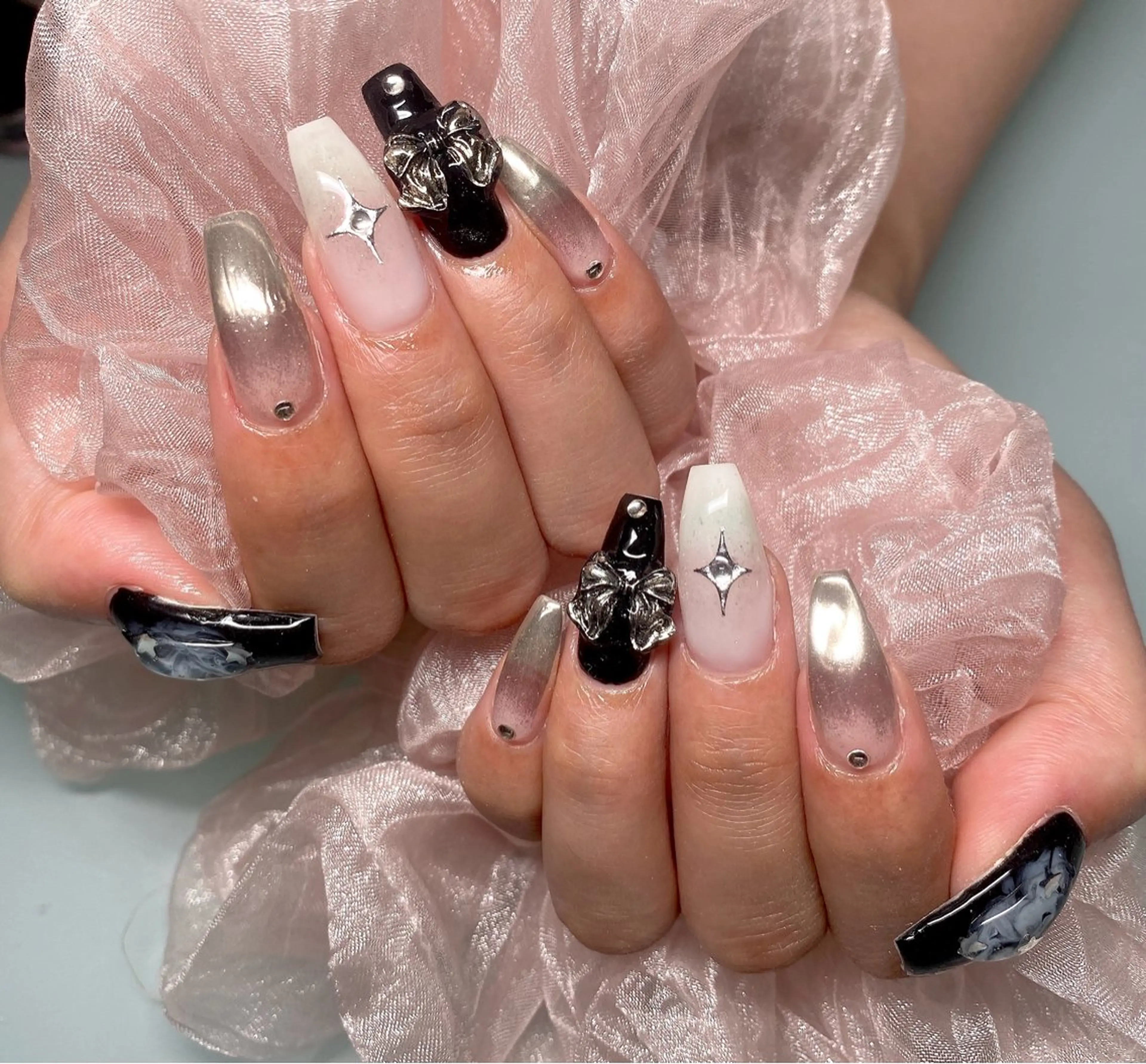 ネイル リボン salon Dahlia所属・サロンダリア Naoのネイルデザイン