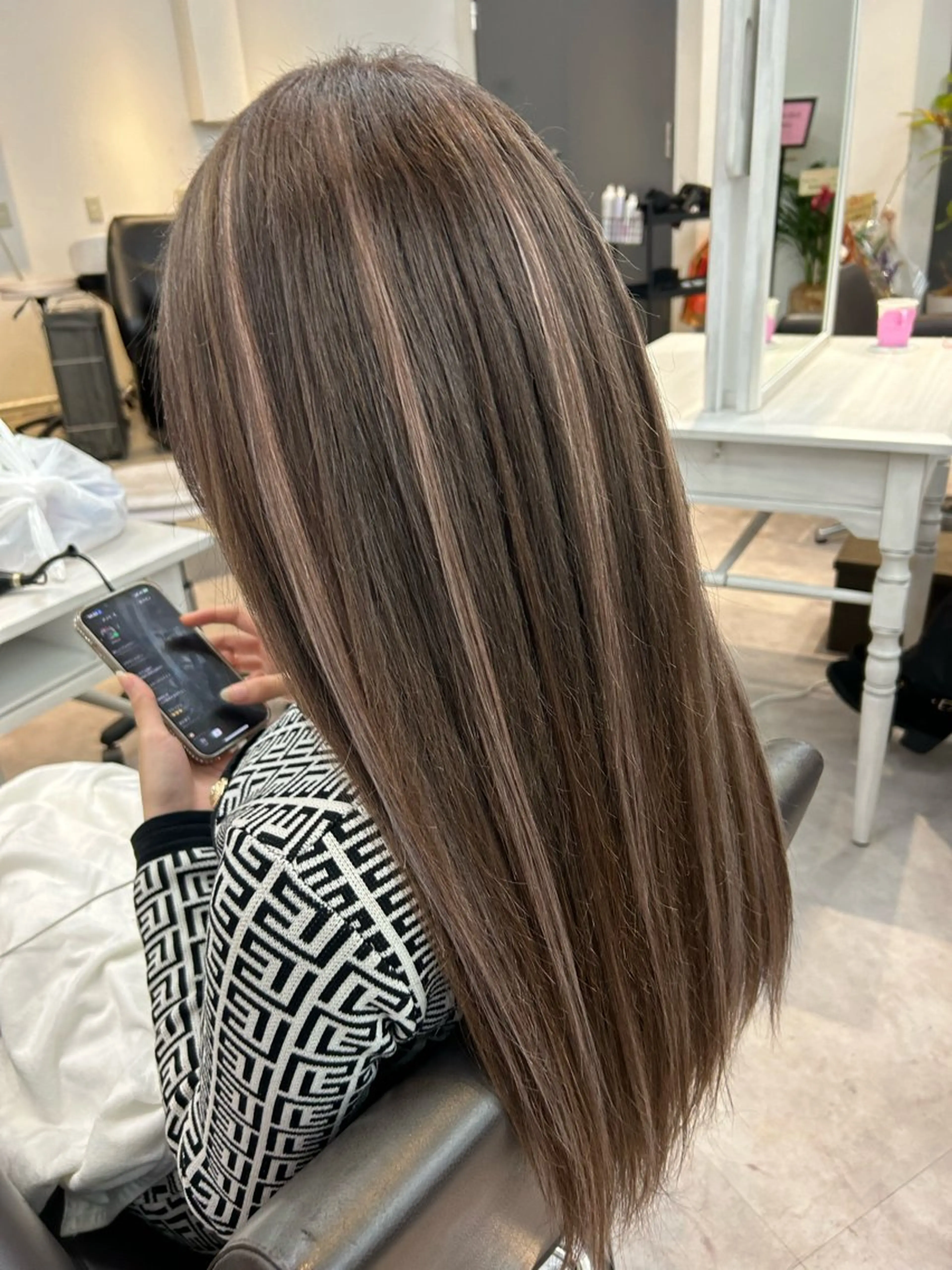ロング カラー ヘアアレンジ シールエクステ バレイヤージュ ブリーチ ケアカラー 透明感カラー カット ヘアカラー トリートメント エクステ ヘアセット alpha. カラーエクステ下妻のヘアスタイル