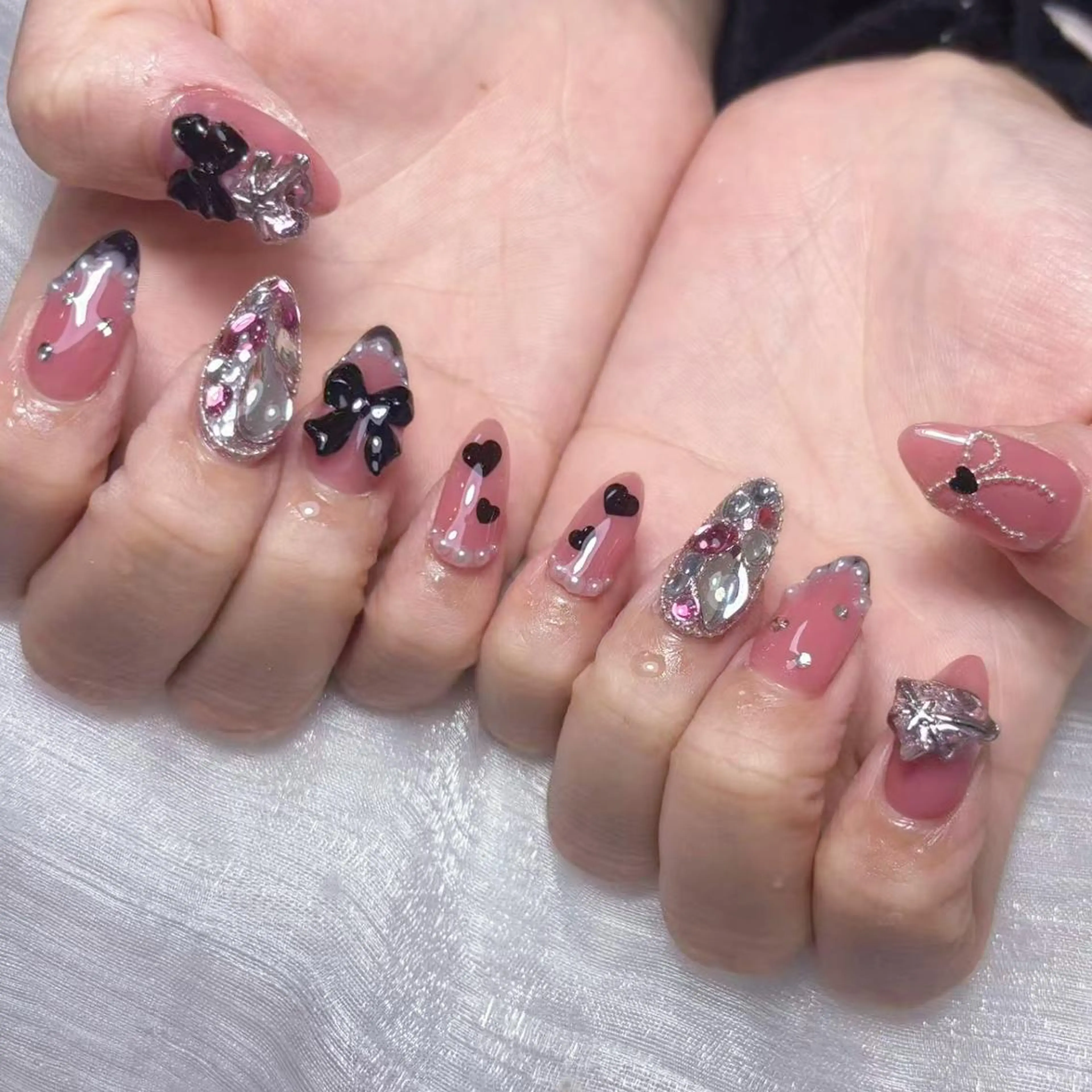 ネイル アートネイル オーロラネイル ガーリー キラキラネイル 韓国ネイル ハンドネイル DIAMOND Nail🥇のネイルデザイン