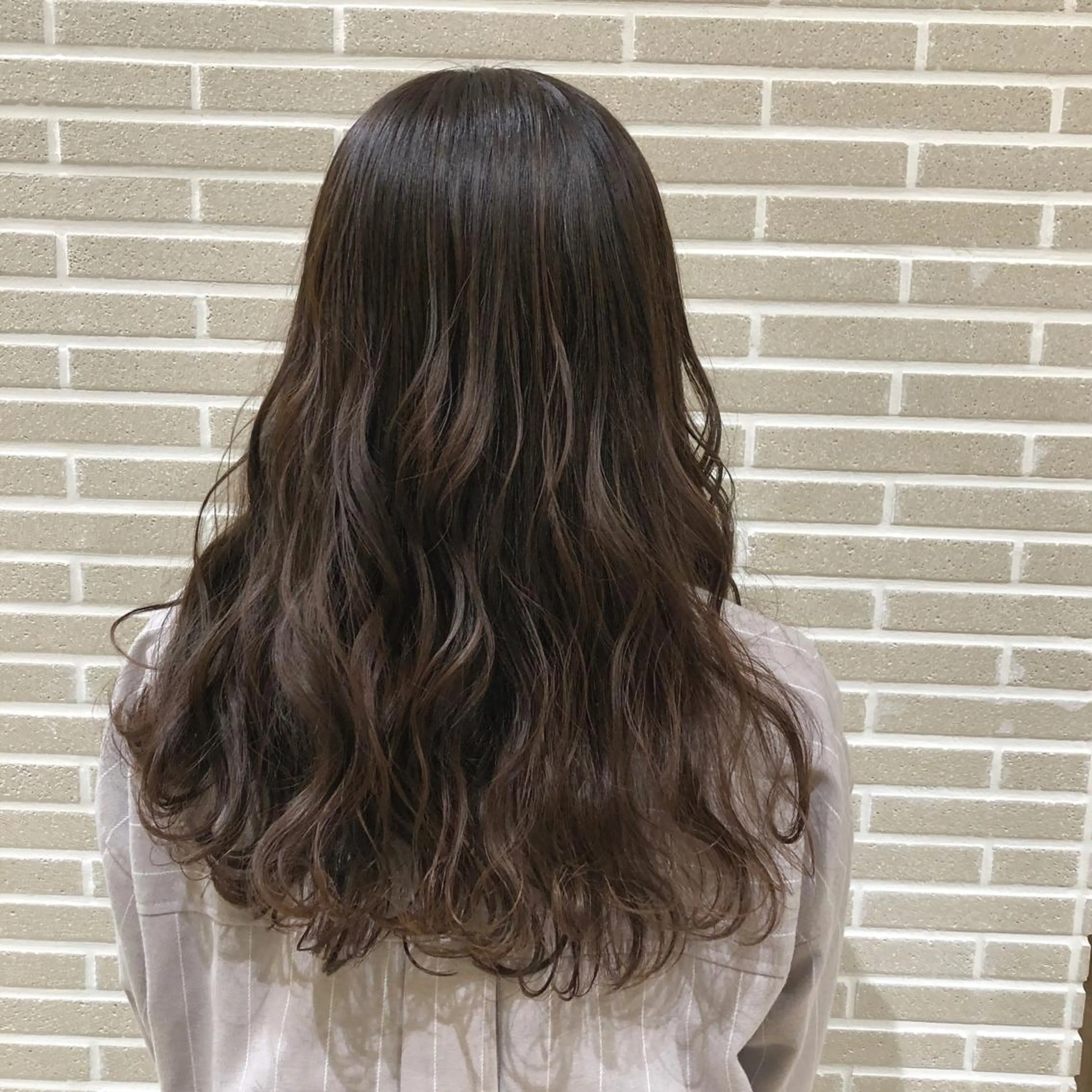 ロング カット ヘアカラー トリートメント 植田 菜月のヘアスタイル