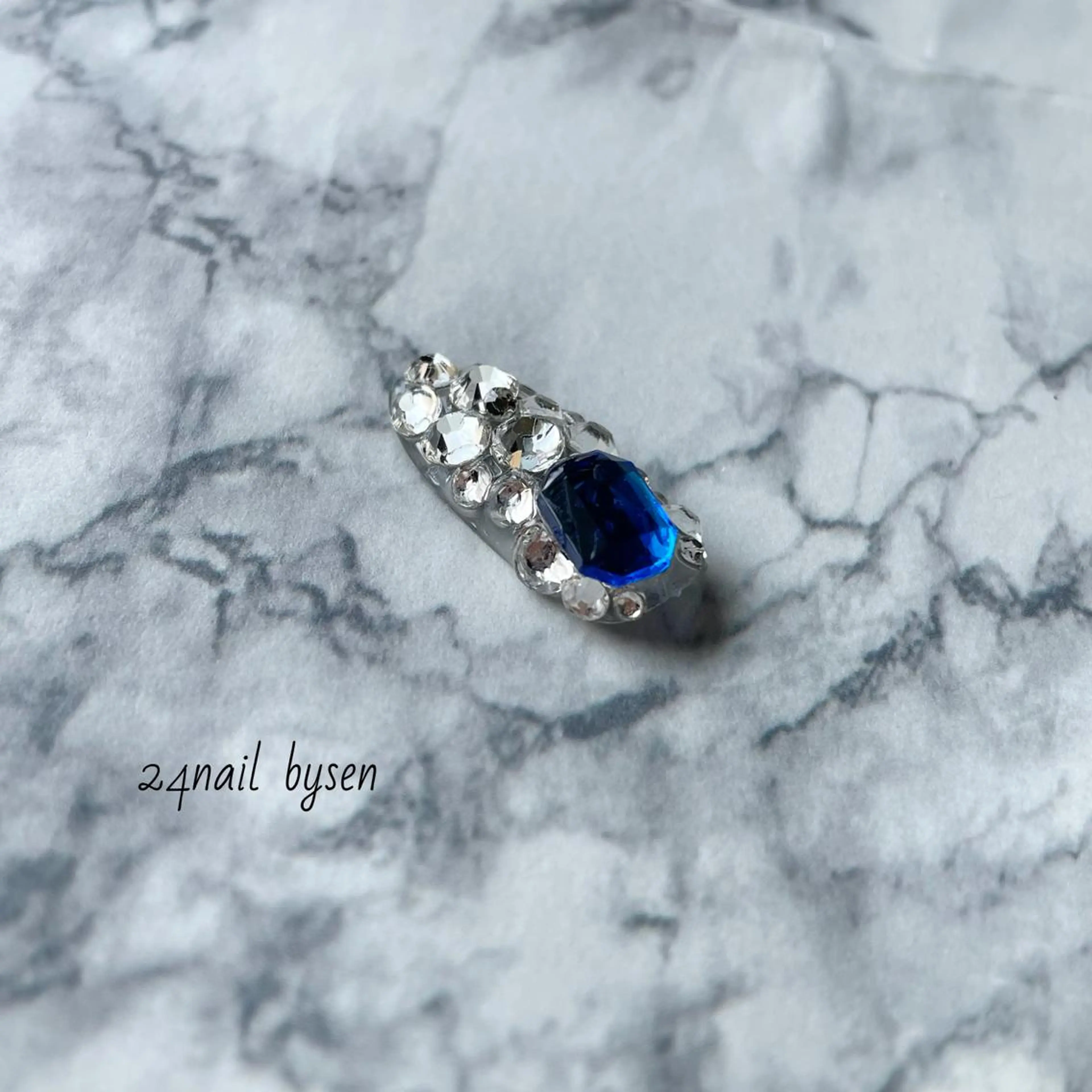 ネイル ストーンネイル Atelier by 24nail/Ayaのネイルデザイン