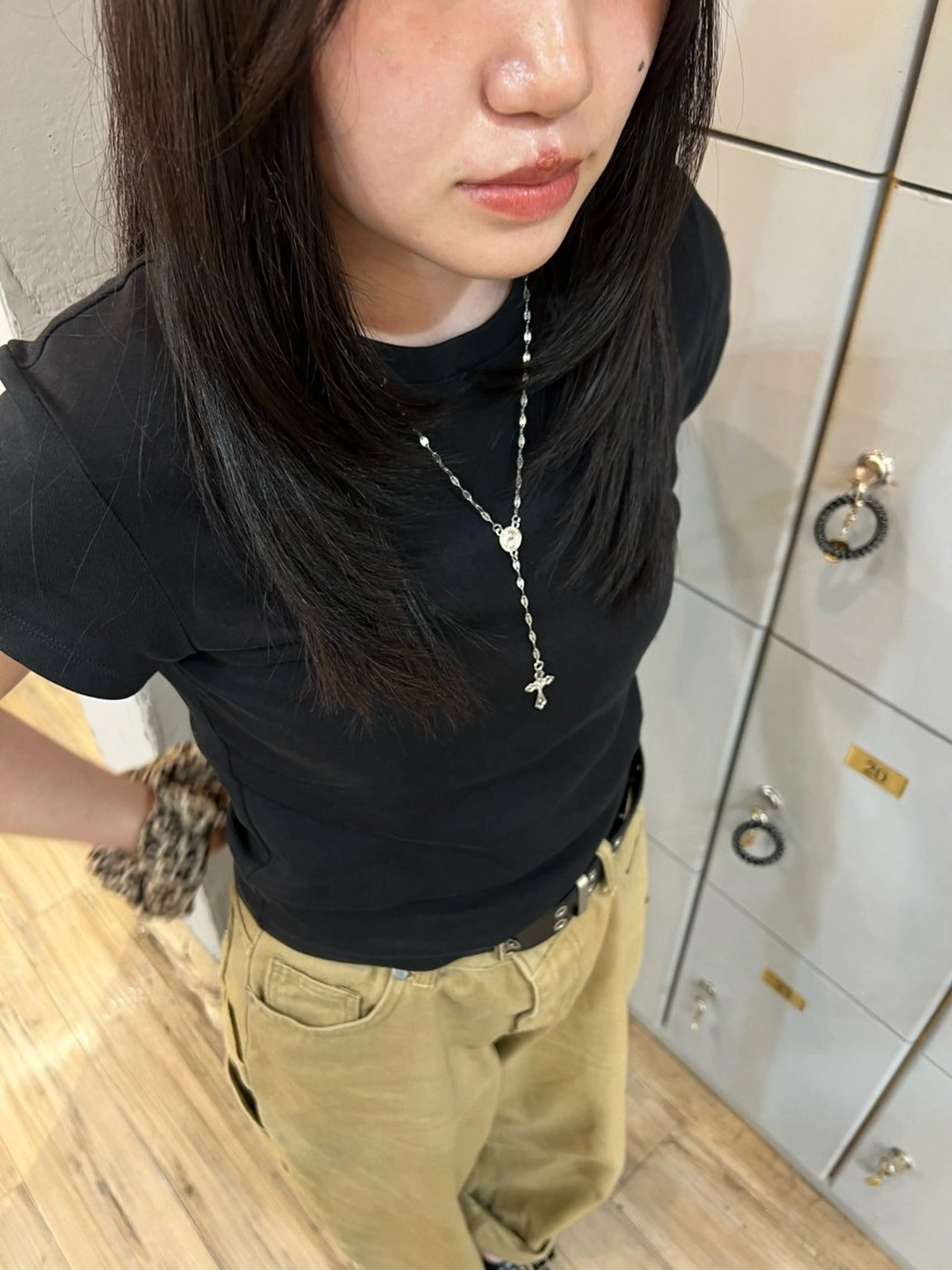 セミロング レイヤーカット 小顔カット 窪木 里紗のヘアスタイル