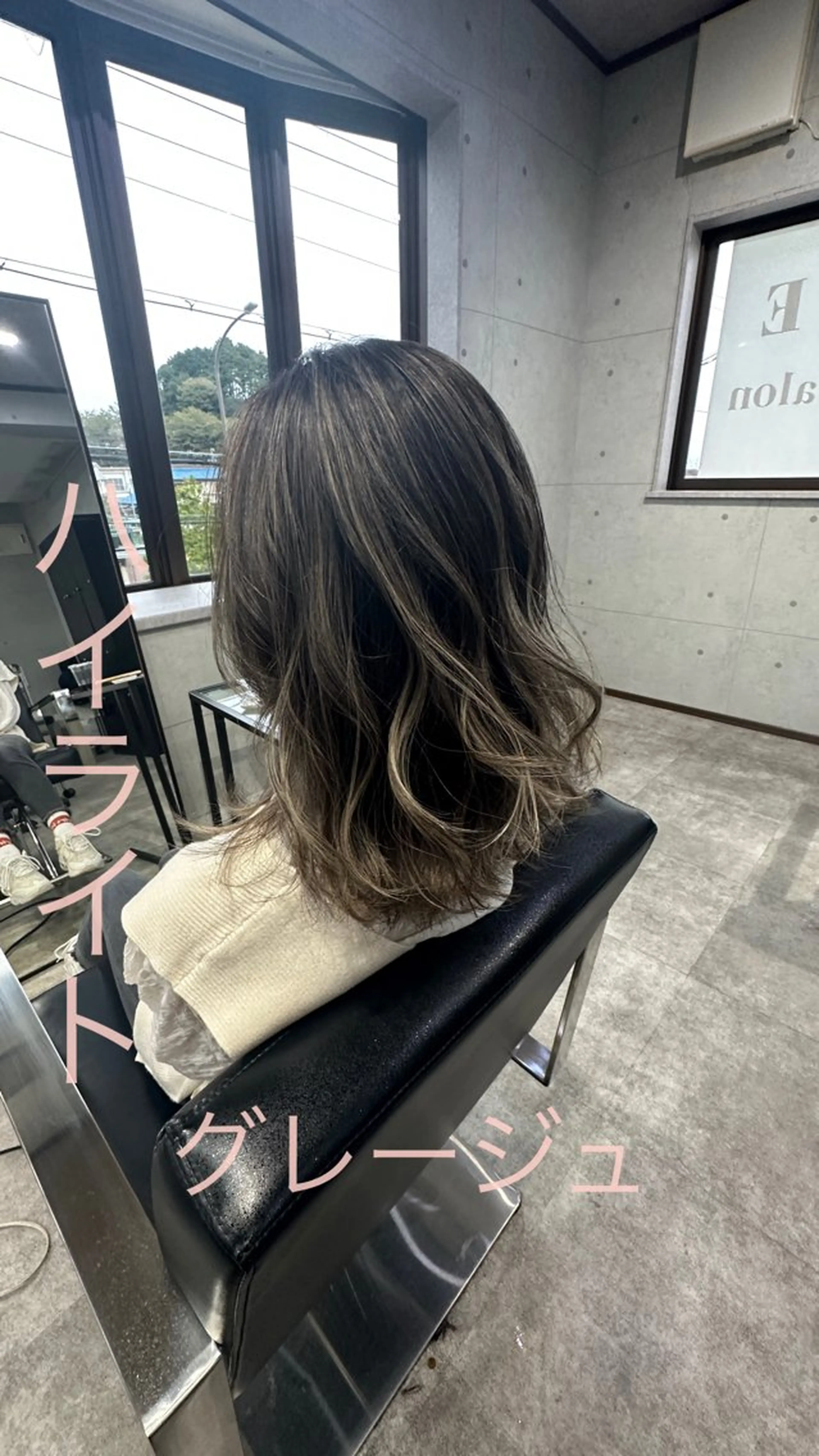 ミディアム 外国人風カラー ハイライト レイヤーカット REVE所属・馬場  麻応のヘアスタイル