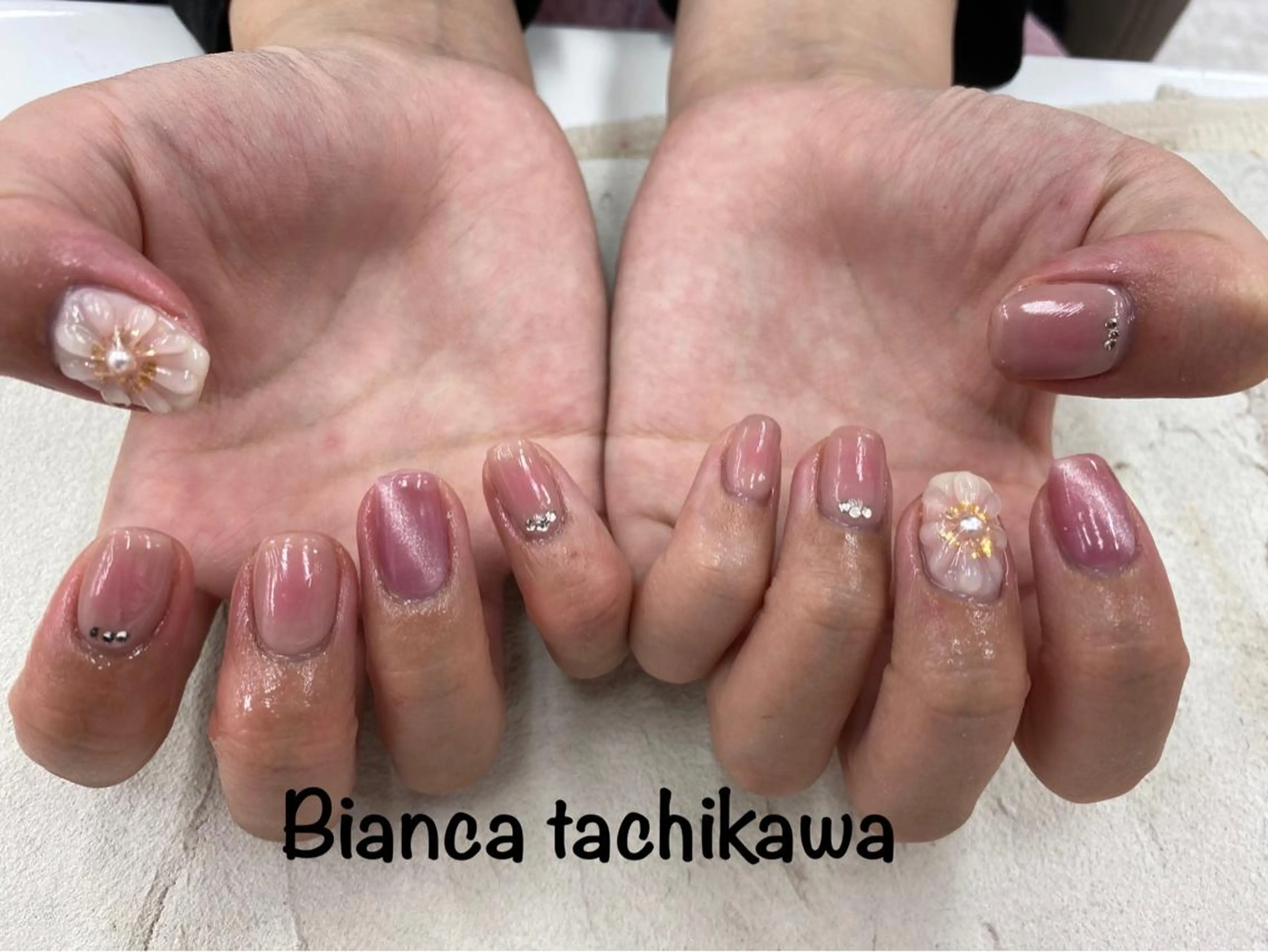 ネイル Bianca 立川店 小川のネイルデザイン