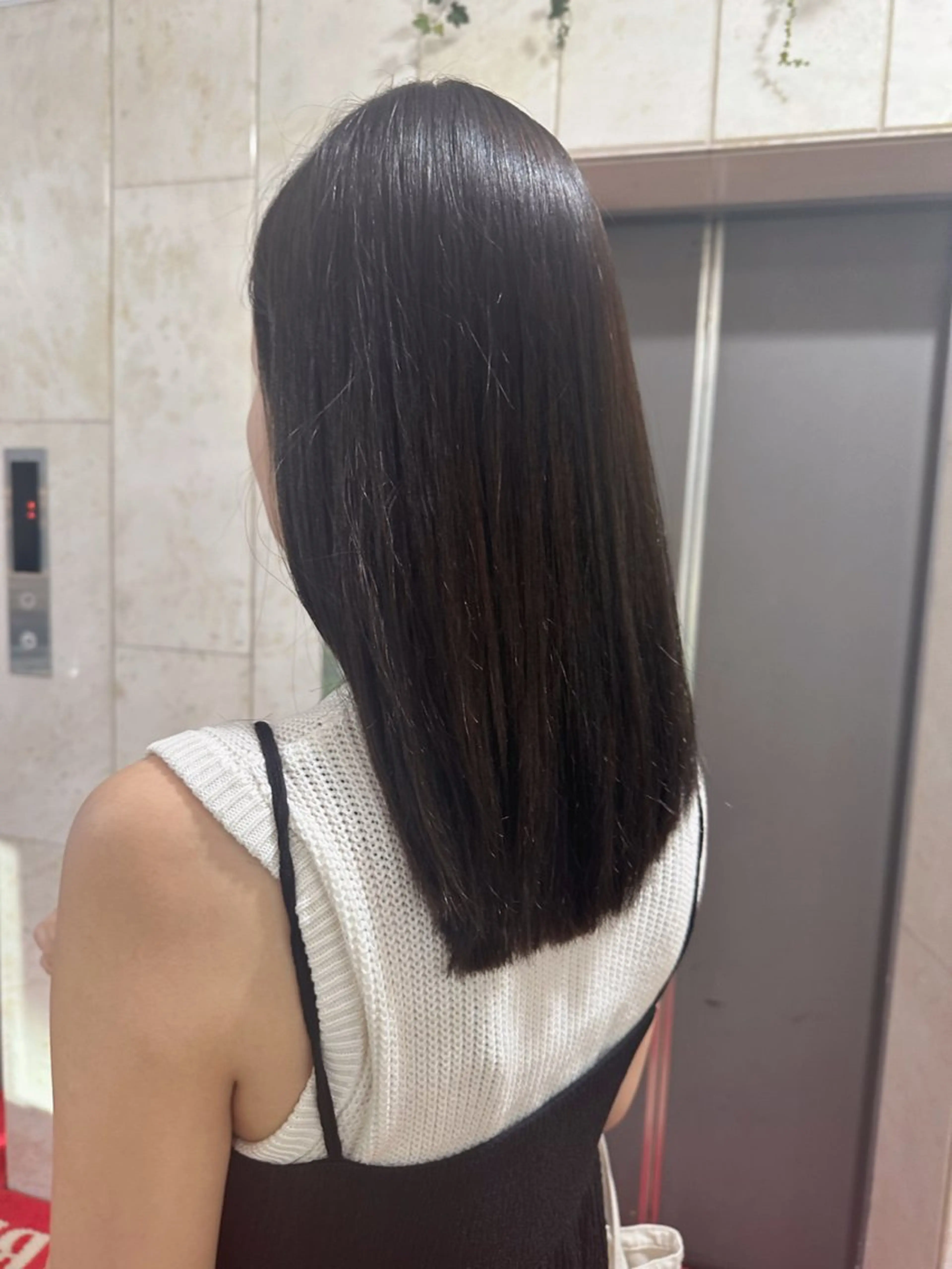 セミロング カット ヘアカラー トリートメント オブヘア所属・銀座／ るかのヘアスタイル