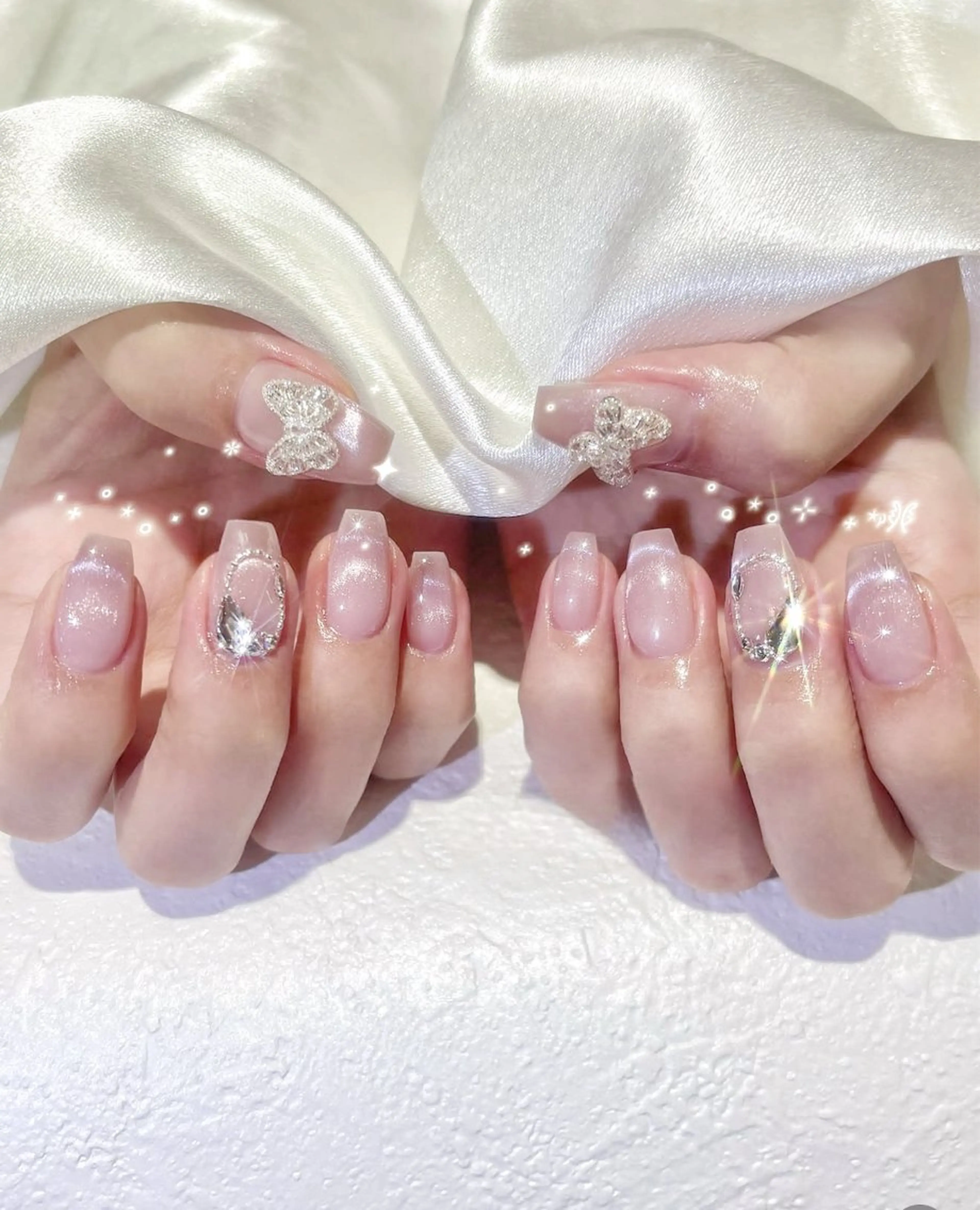 ネイル アニマル柄 オーロラネイル チークネイル フラッシュネイル ジェルネイル ハンドネイル Lyn TA Nailのネイルデザイン