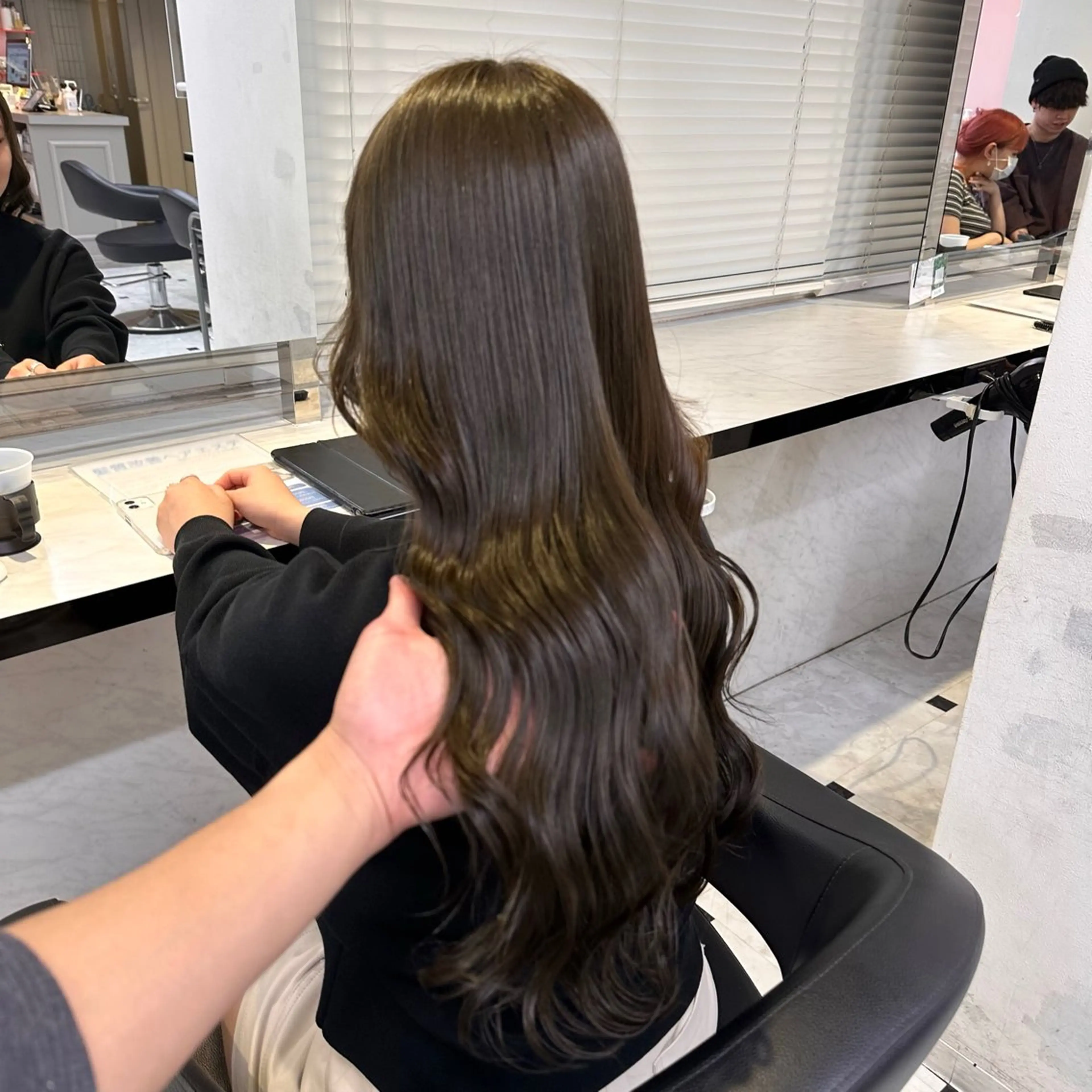 ロング カラー ❤️赤み消し 上品カラー❤️のヘアスタイル