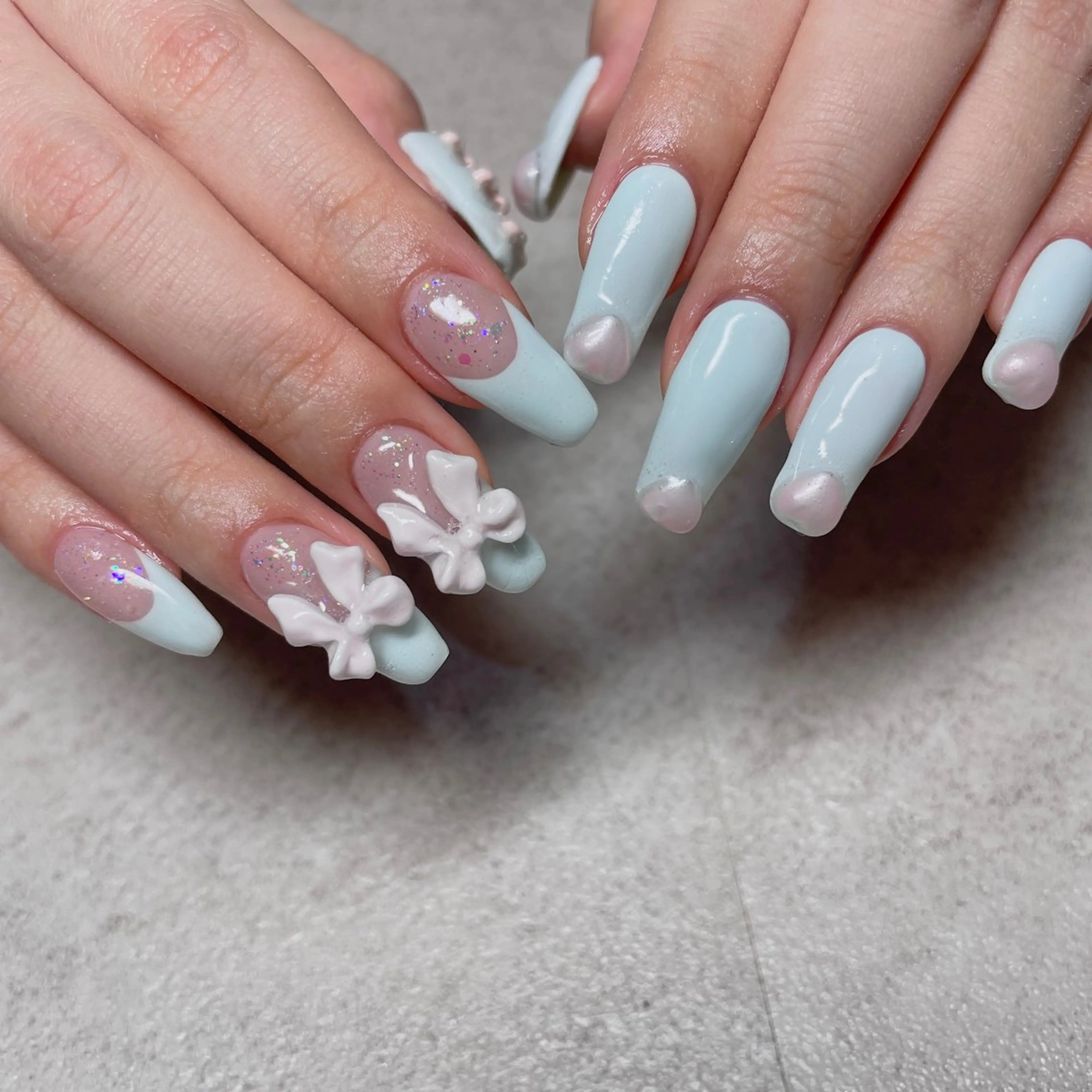 ネイル ブルー フレンチネイル ハート キラキラネイル 韓国ネイル ハンドネイル acs.n所属・ネイル，耳つぼ 風間すみれのその他イメージ