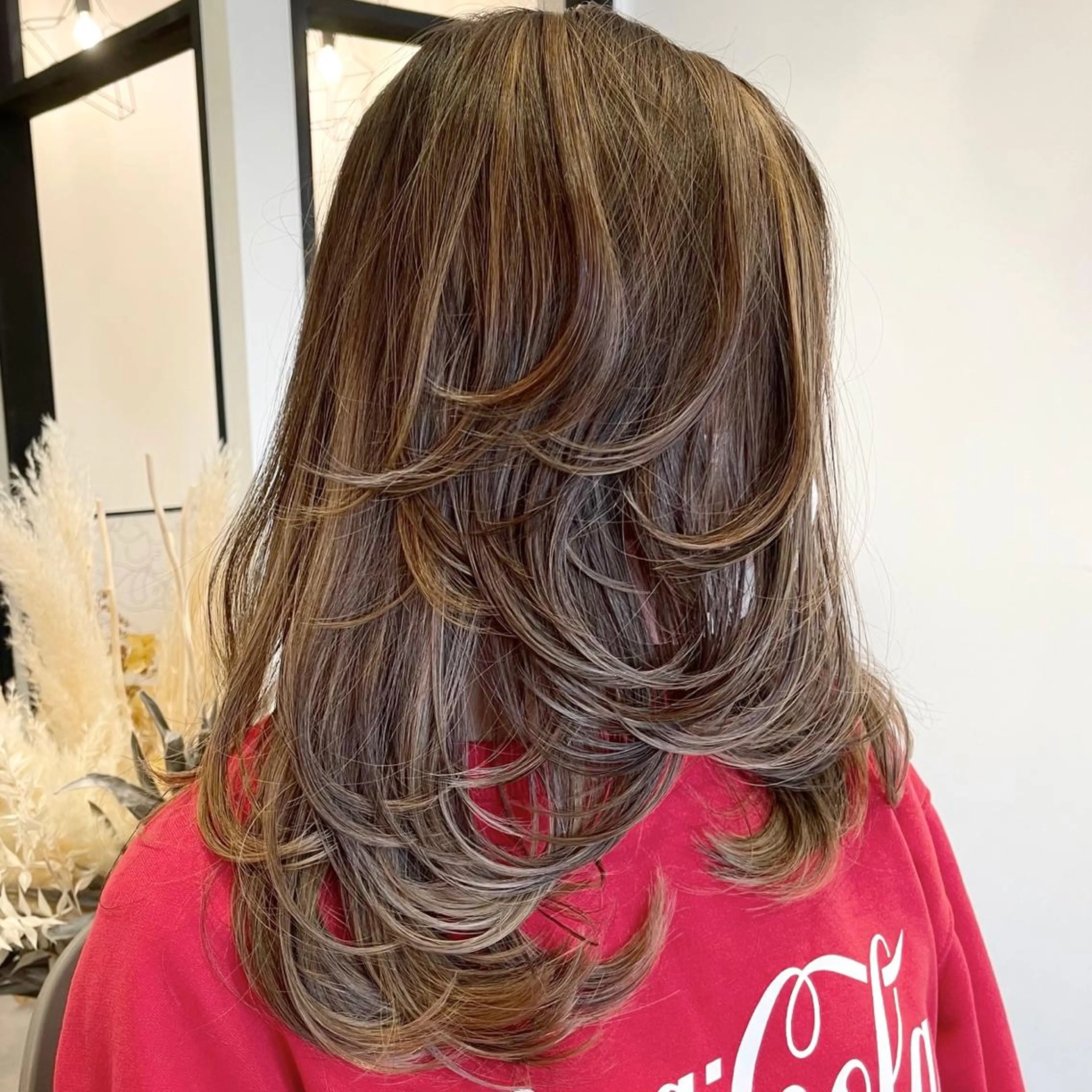 セミロング カラー ヘアアレンジ バレイヤージュ デザインカラー ハイライトカラー 外国人風カラー ハイライト アンドウ ユウ/ レイヤーカット/韓国のヘアスタイル