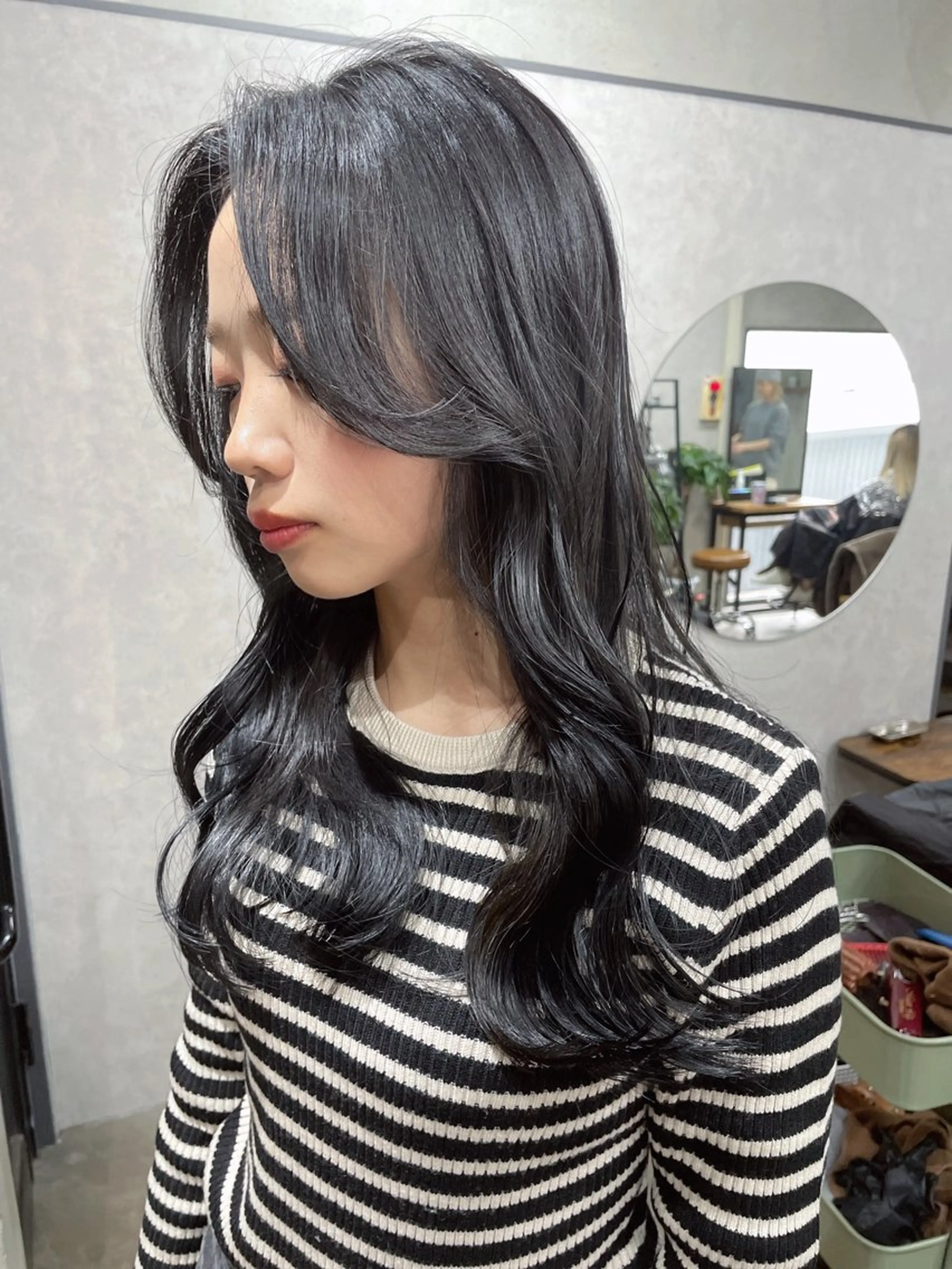 ロング カラー 黒髪 ブルーカラー ブルーブラック レイヤーカット AIRI layer cut hairのヘアスタイル