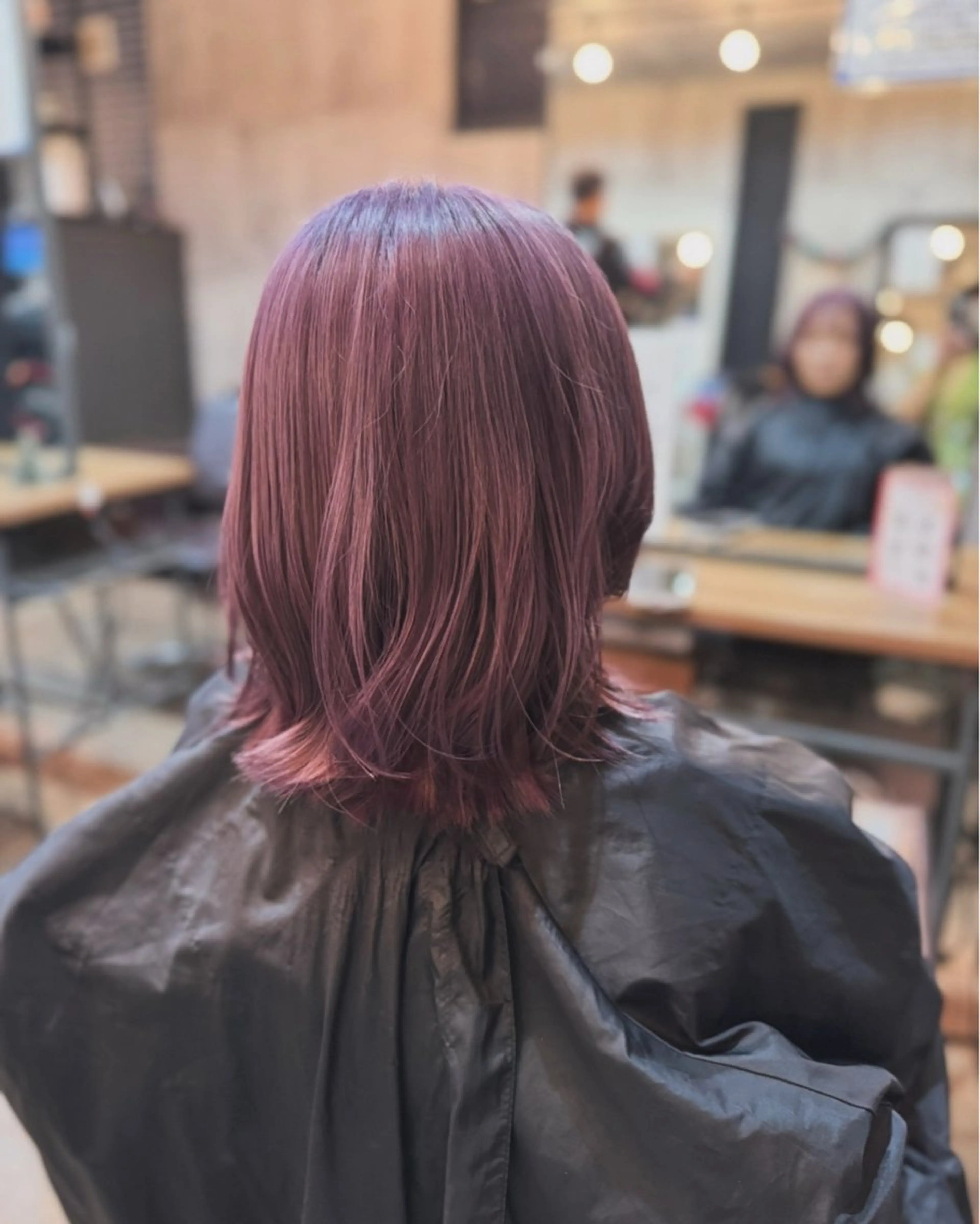 ミディアム カラー ブリーチ ケアブリーチ 卒業式のヘアスタイル えりな・安心 ・丁寧な美容師🌱のヘアスタイル