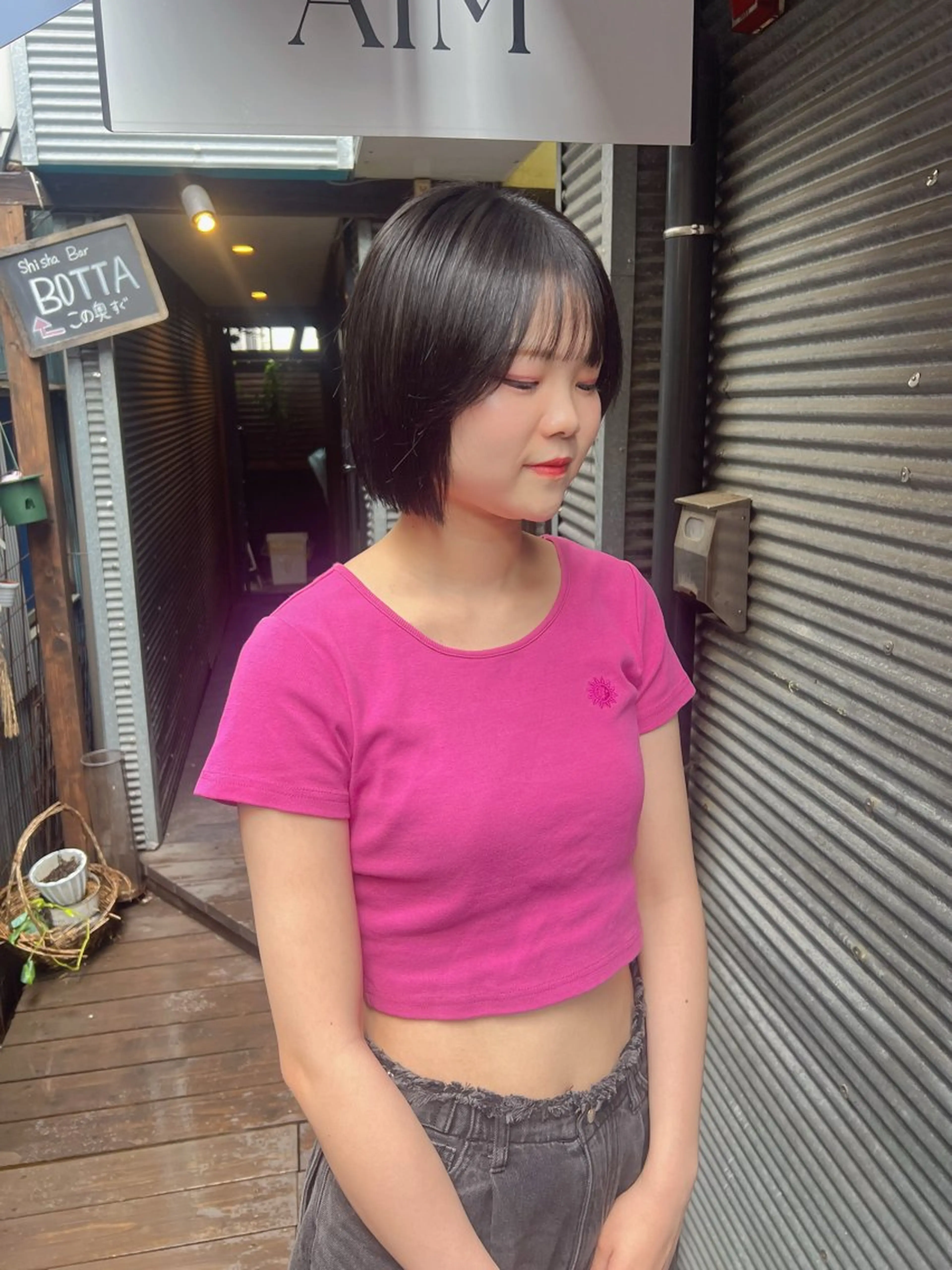 ショート カラー ベージュカラー ブリーチ ケアブリーチ ハイトーンカラー ミルクティーベージュ カット ヘアカラー ユ イのヘアスタイル