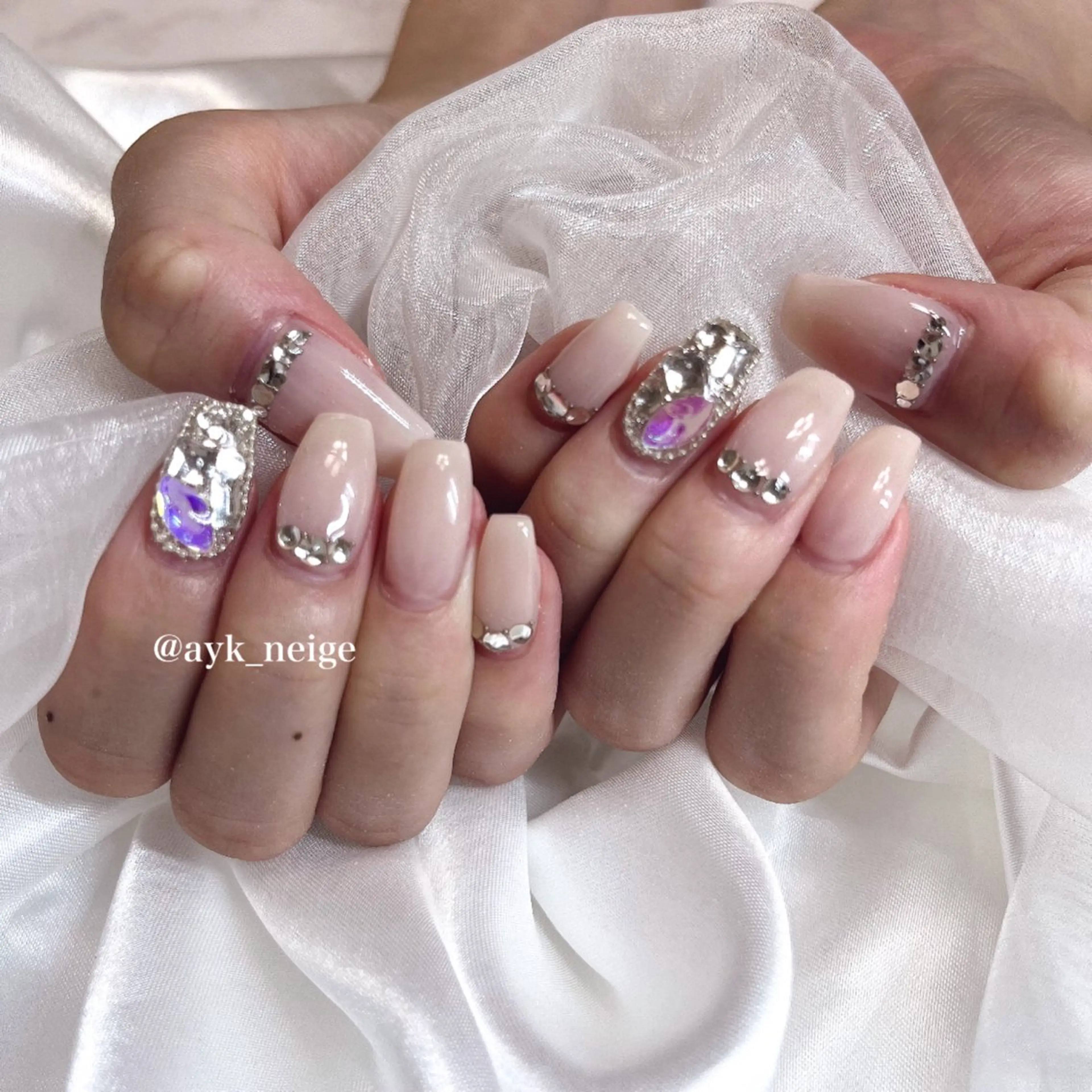 ネイル フットネイル フレンチネイル キラキラネイル 韓国ネイル マグネットネイル n'eige nail所属・大谷 綾香のネイルデザイン