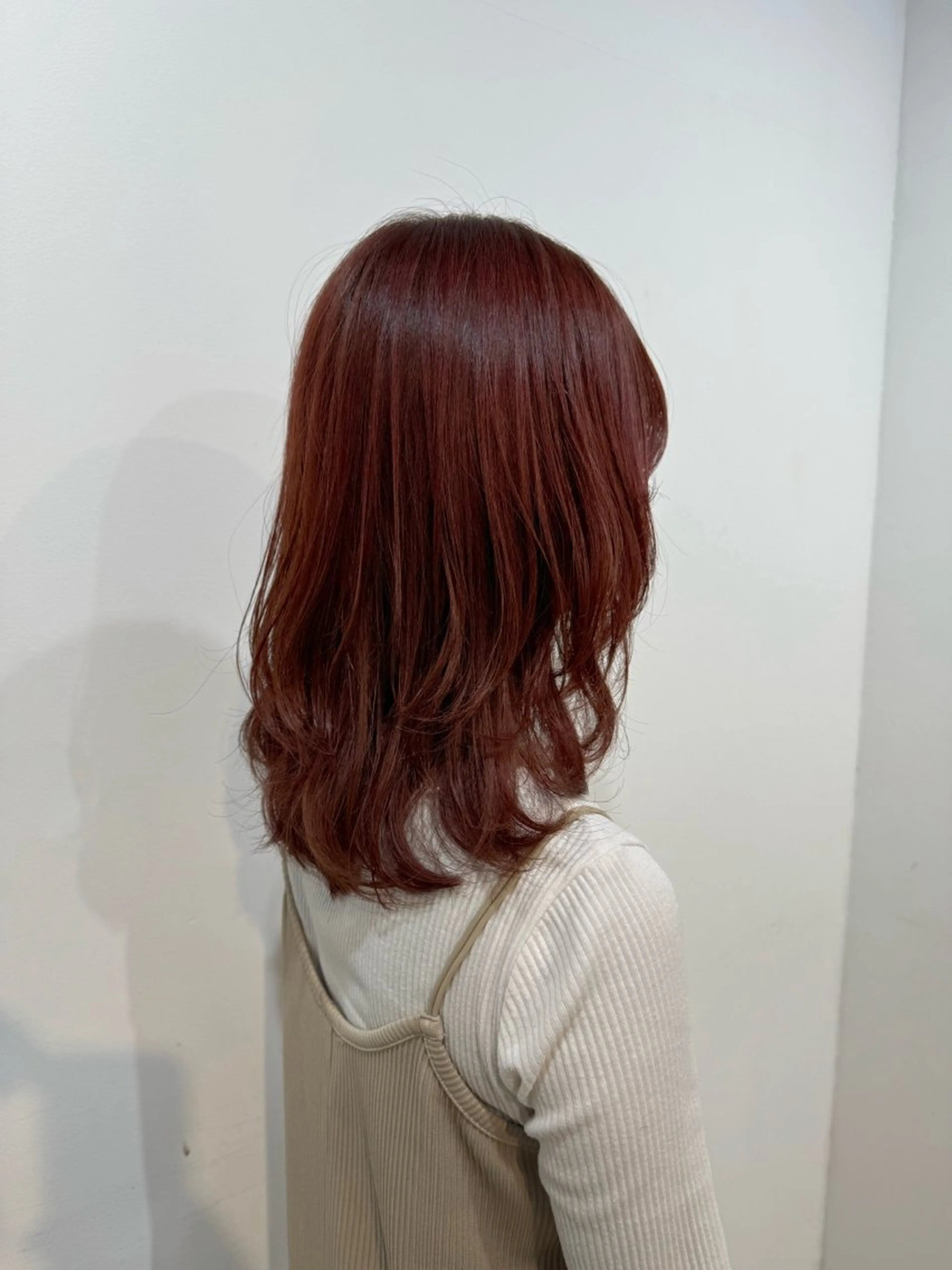 ミディアム カラー ミディアムレイヤー カシス レイヤーカット 渡邉 涼香のヘアスタイル