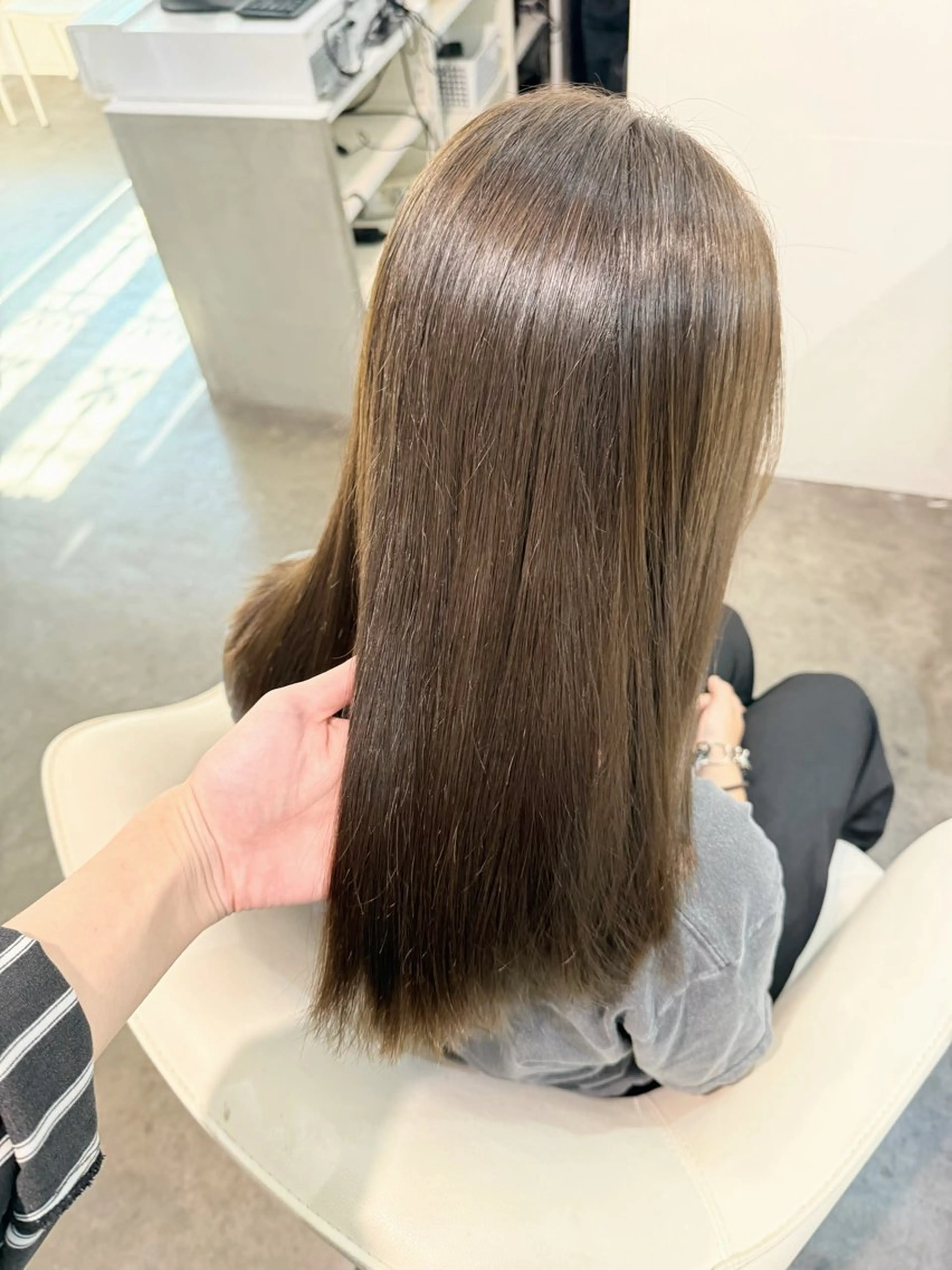 ロング カラー ベージュカラー ブリーチ ダブルカラー 顔周りカット 髪質改善 カット ヘアカラー トリートメント 京都韓国ヘア🇰🇷 /髪質改善/レイヤーのヘアスタイル