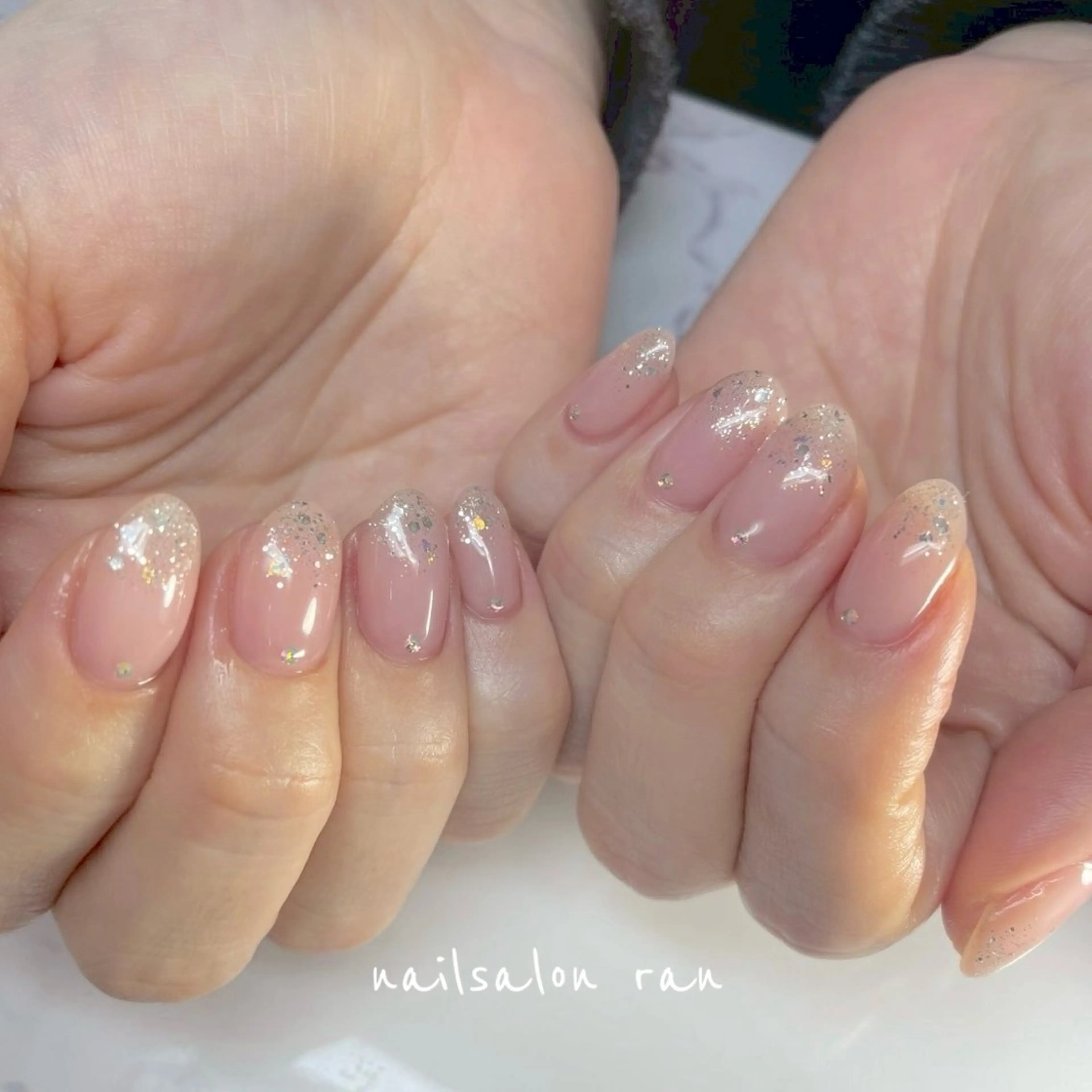 ネイル グラデーション ラメ(グリッター) ハンドネイル ハンドケア nailsalon ranのネイルデザイン
