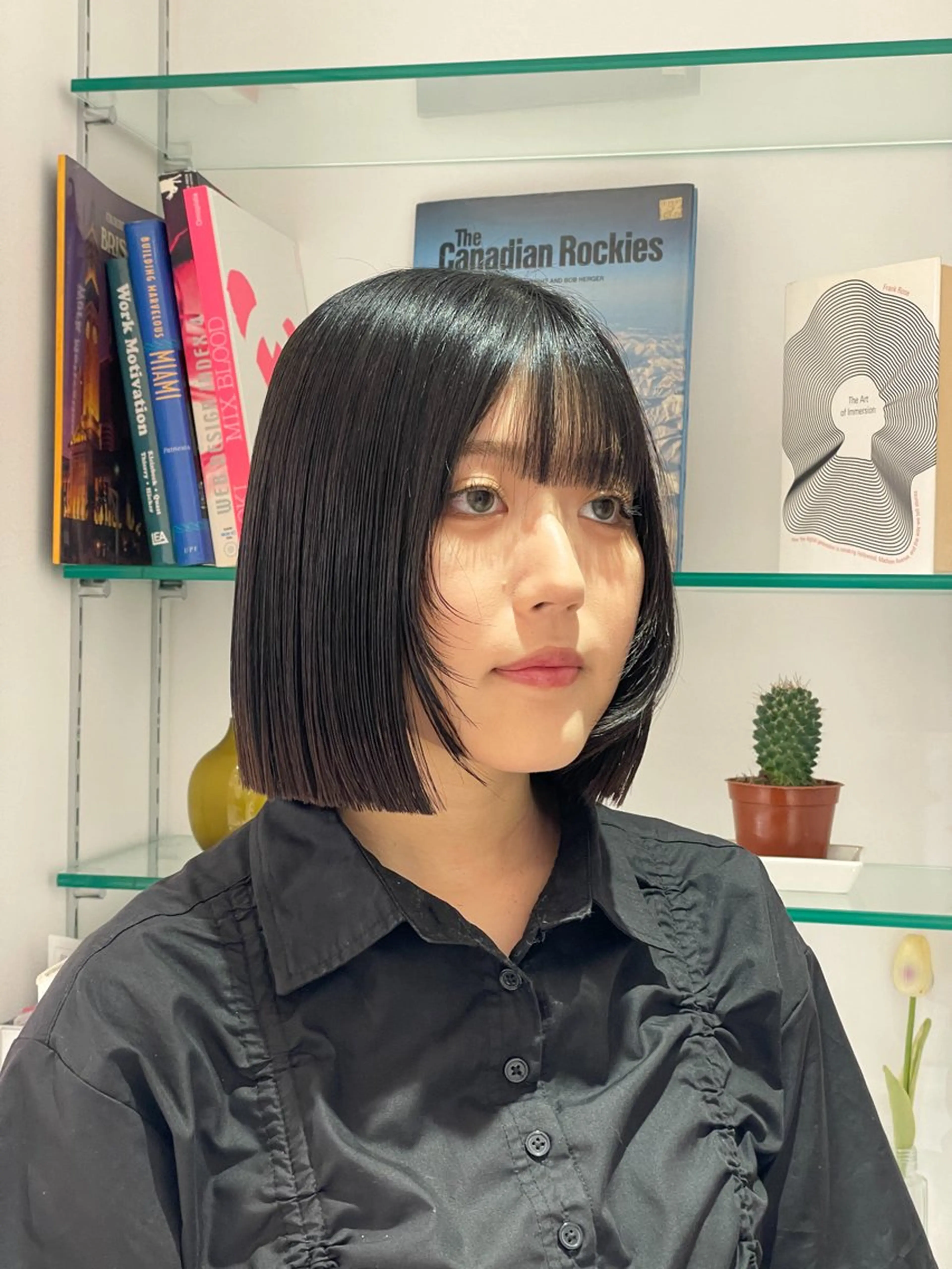 ミディアム カラー 切りっぱなしボブ ボブ カット ヘアカラー 佐藤 綾郁のヘアスタイル