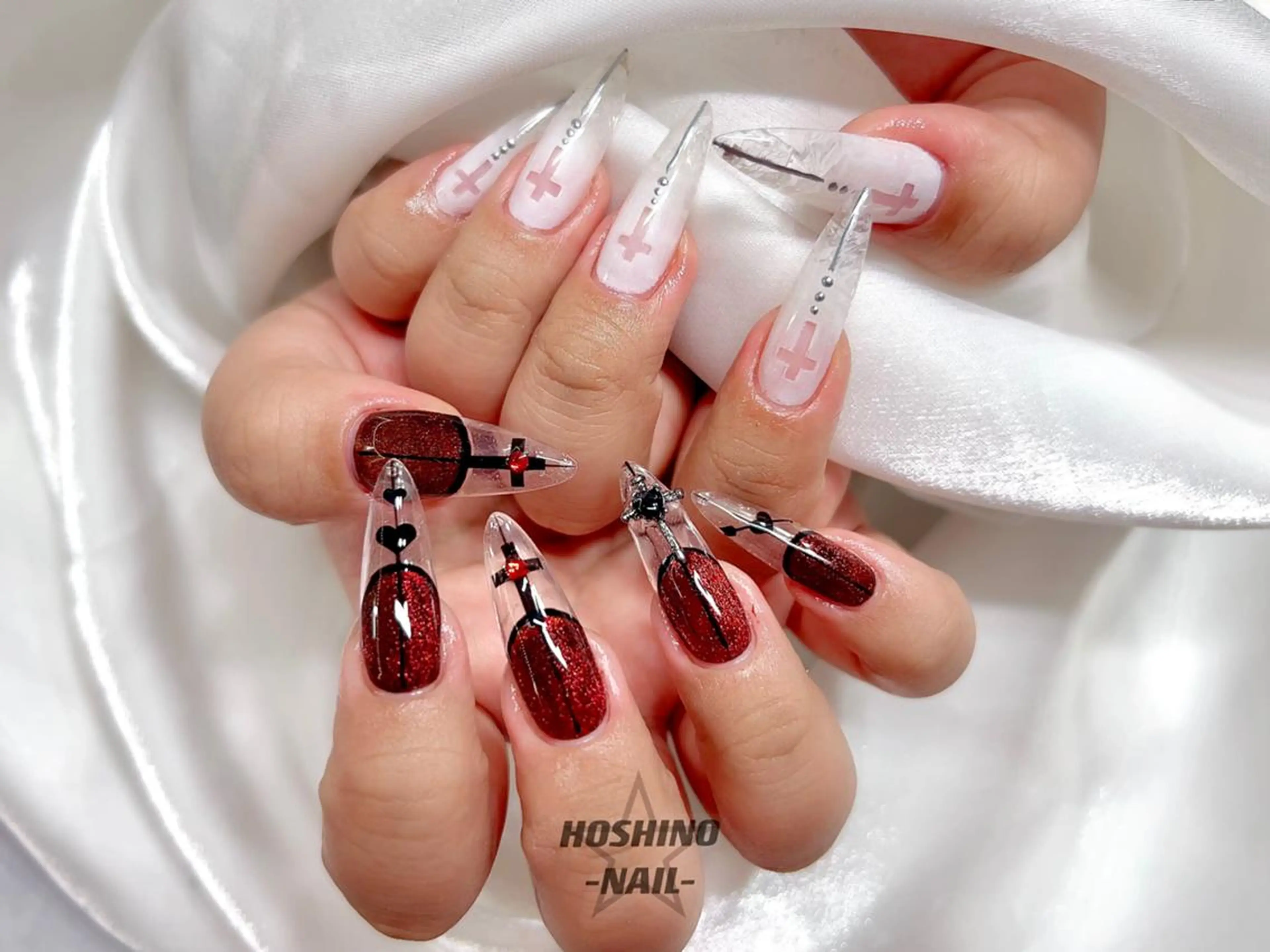 ネイル フレンチネイル ハロウィン マグネットネイル 逆フレンチ ハンドネイル ★HOSHINO NAIL★のネイルデザイン