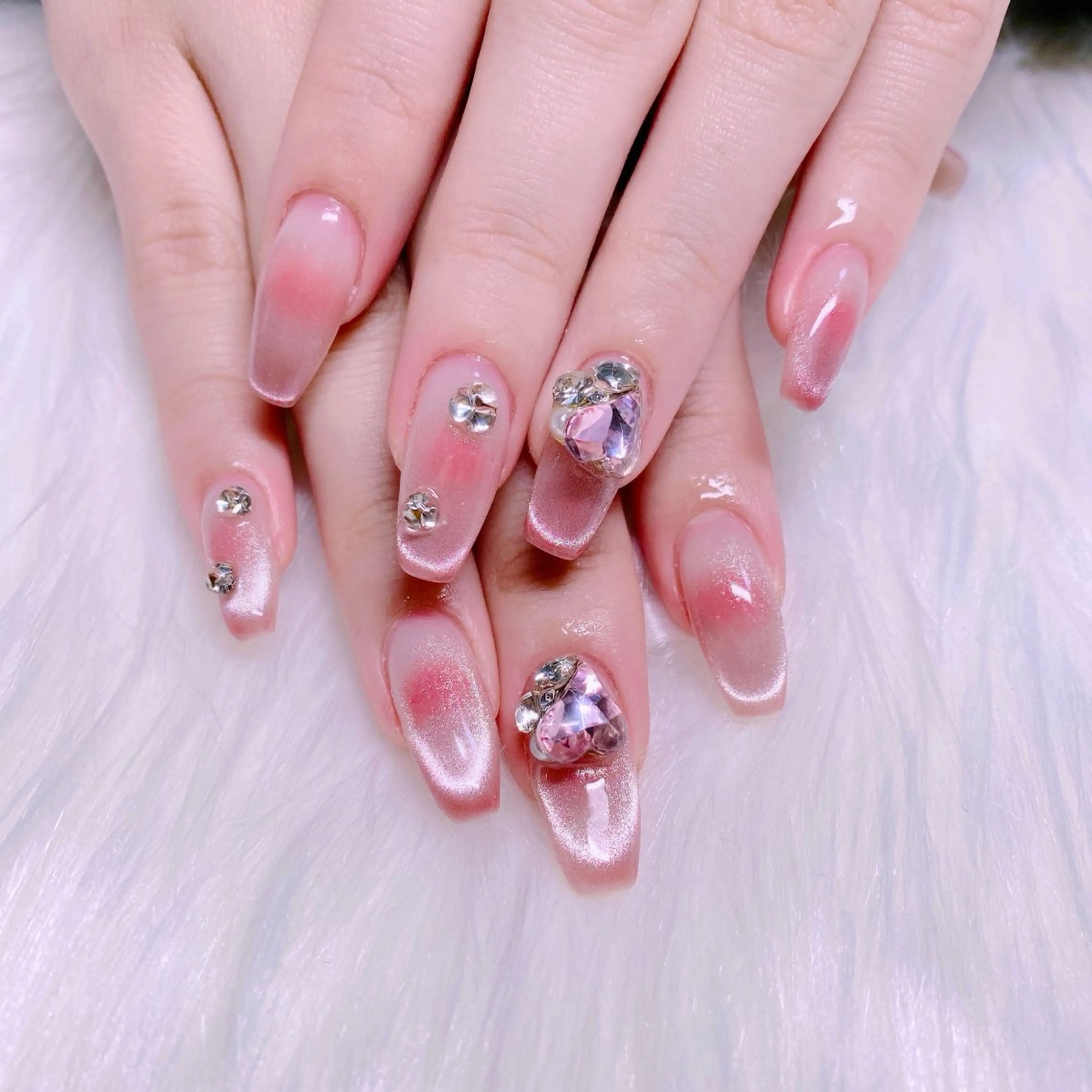 ネイル チークネイル グラデーション マグネットネイル Nail Yunaのネイルデザイン
