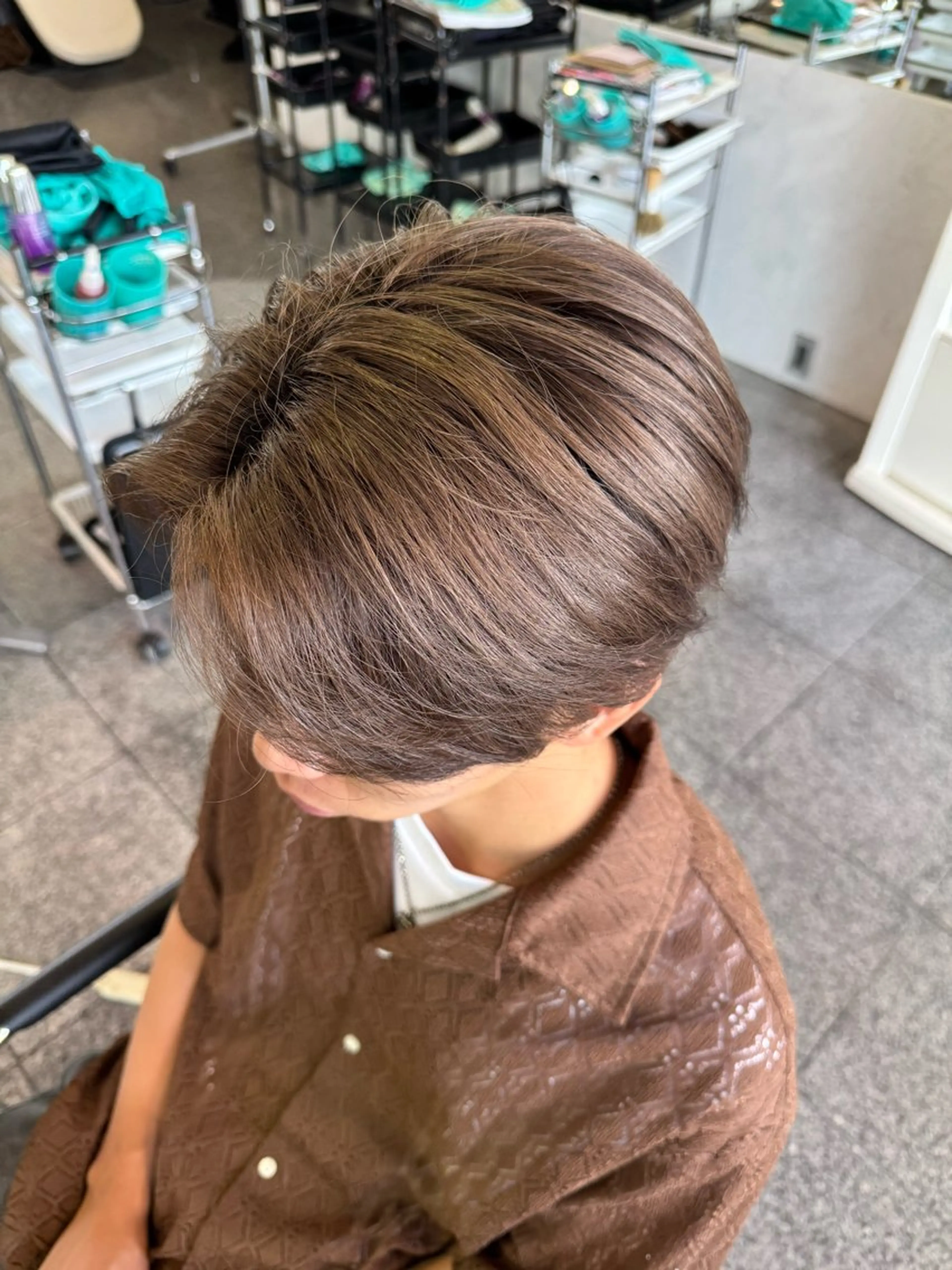 ショート カラー メンズ ベージュカラー ミルクティーベージュ カット ヘアカラー トリートメント 🫧ヒシダアキ /taboo🫧のヘアスタイル