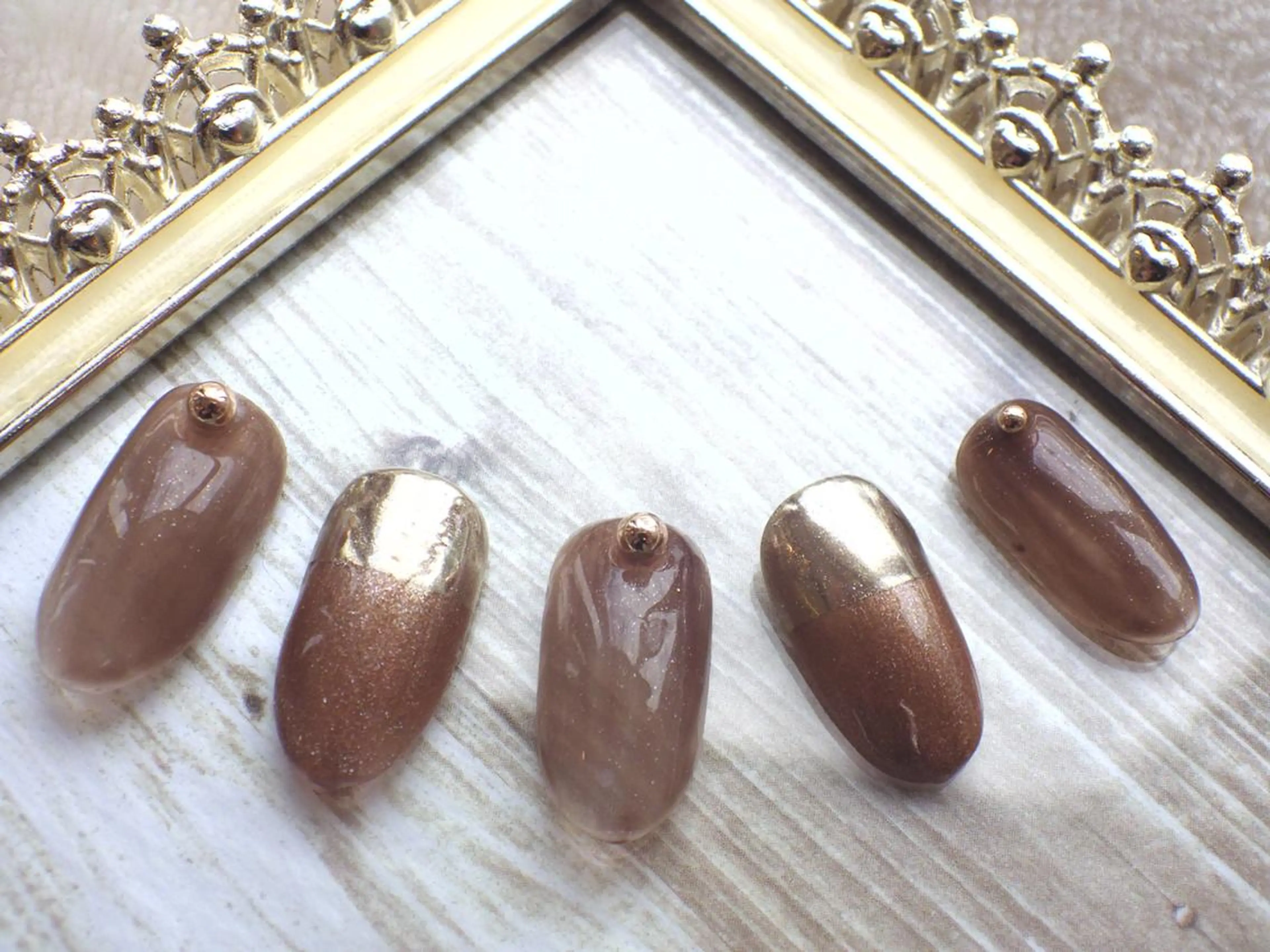 ネイル 【尾下】 ロイヤル•セラピストのネイルデザイン