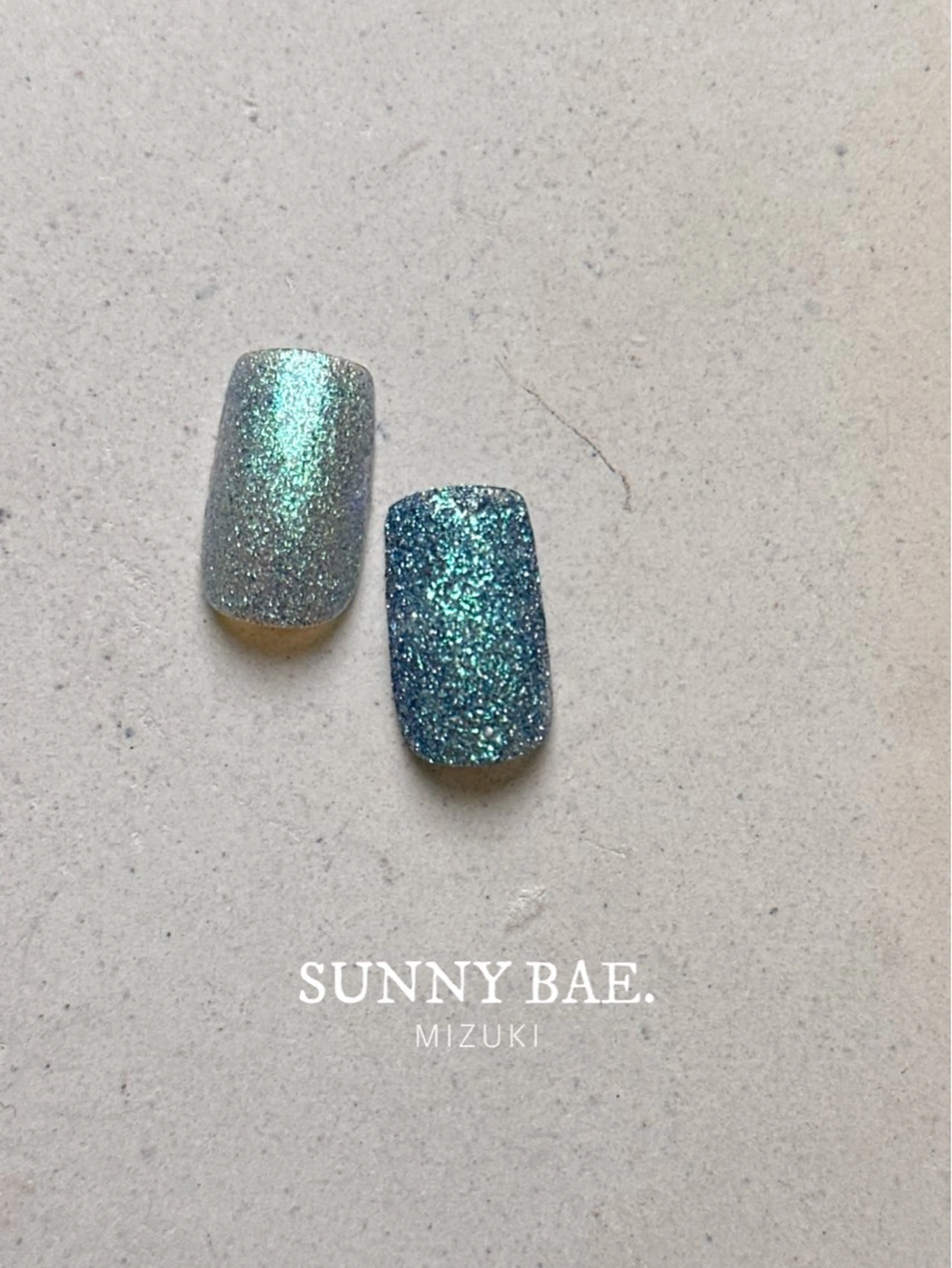 ネイル オーロラネイル ブルー キラキラネイル ラメ(グリッター) SUNNY BAE. 🌼MIZUKIのネイルデザイン