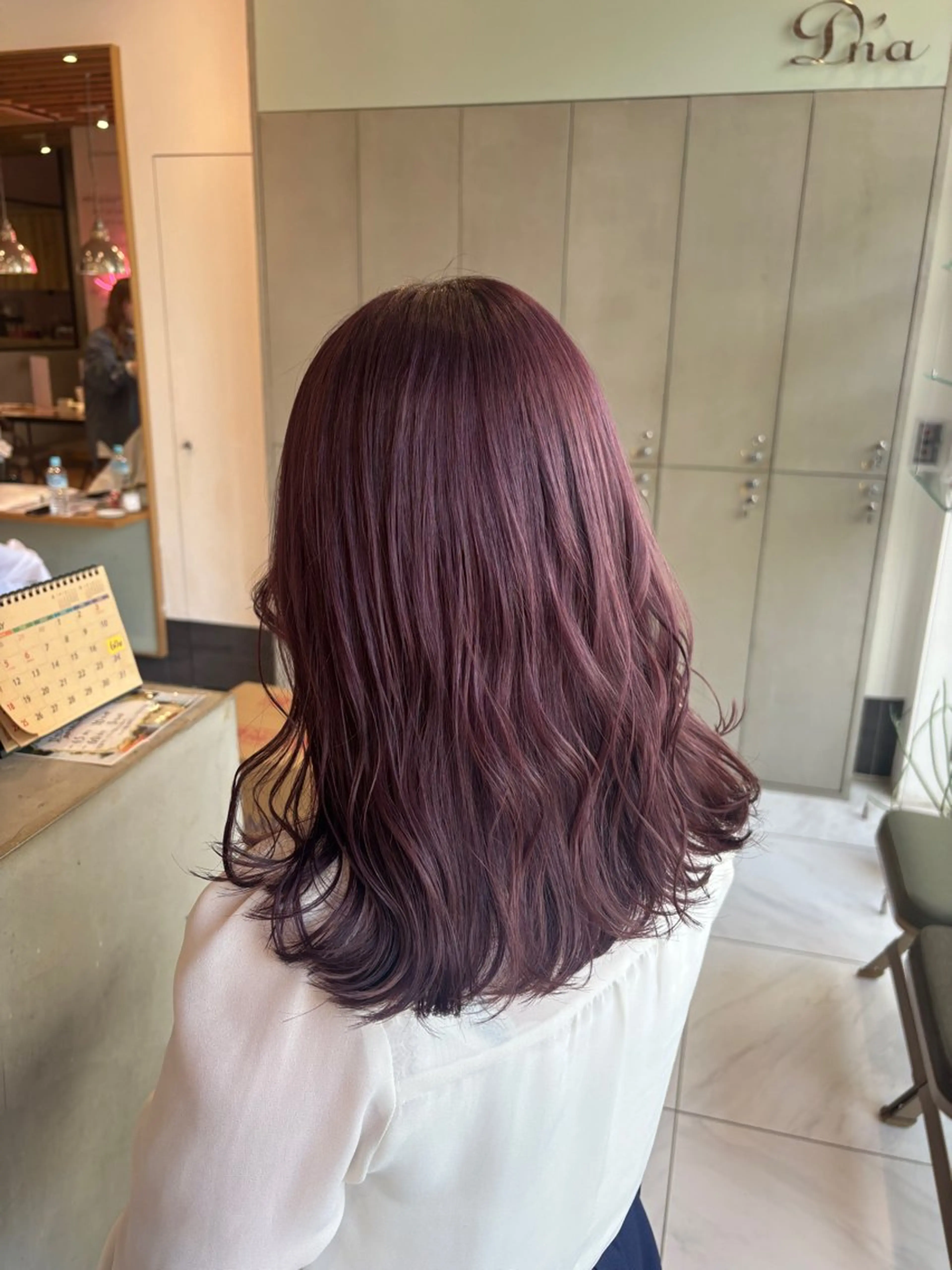 ミディアム カット ヘアカラー ️🩵RINKA/ ハイトーンカラー🩵のヘアスタイル