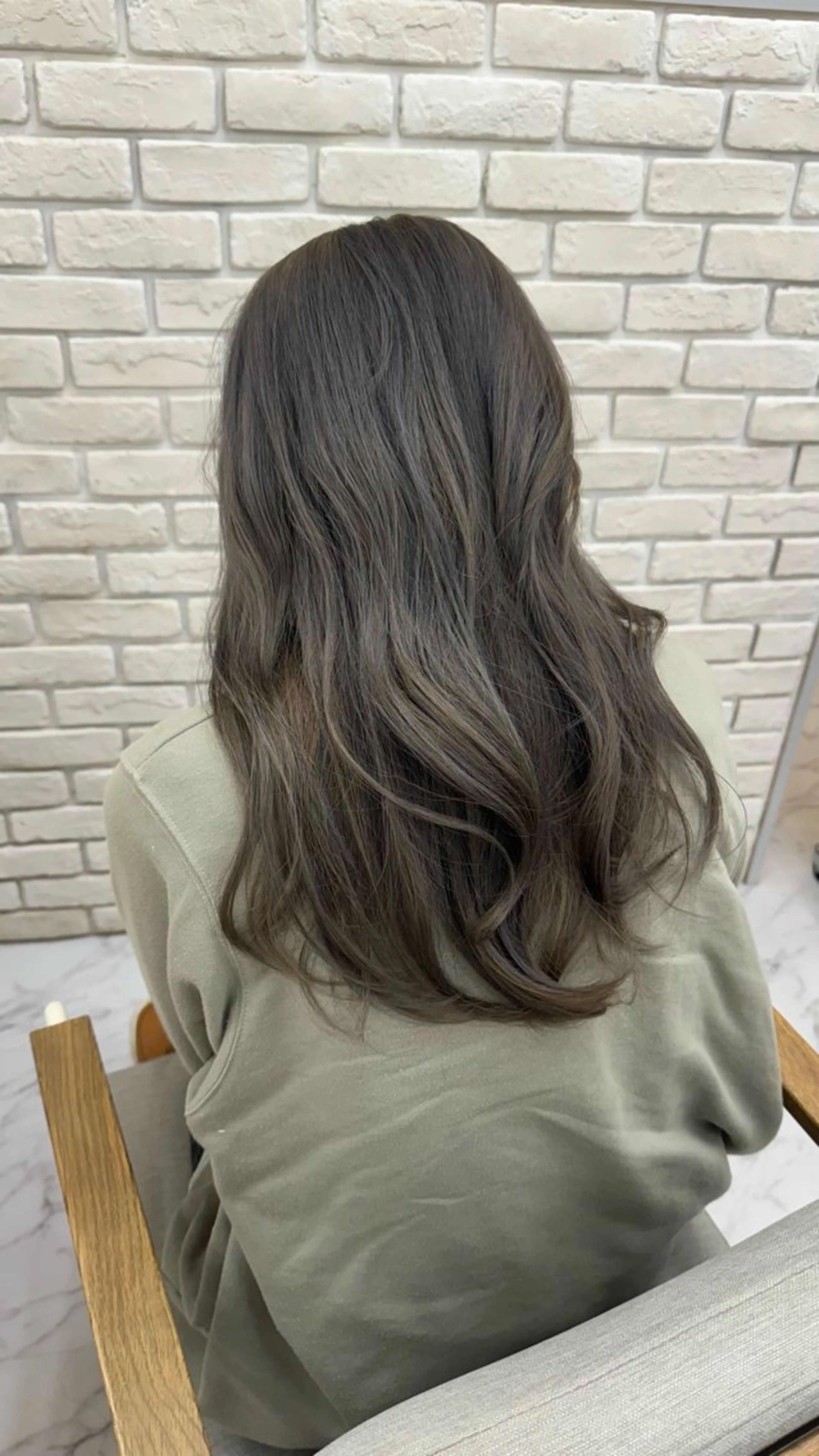 ロング カラー ヘアカラー 天野 真依子のヘアスタイル