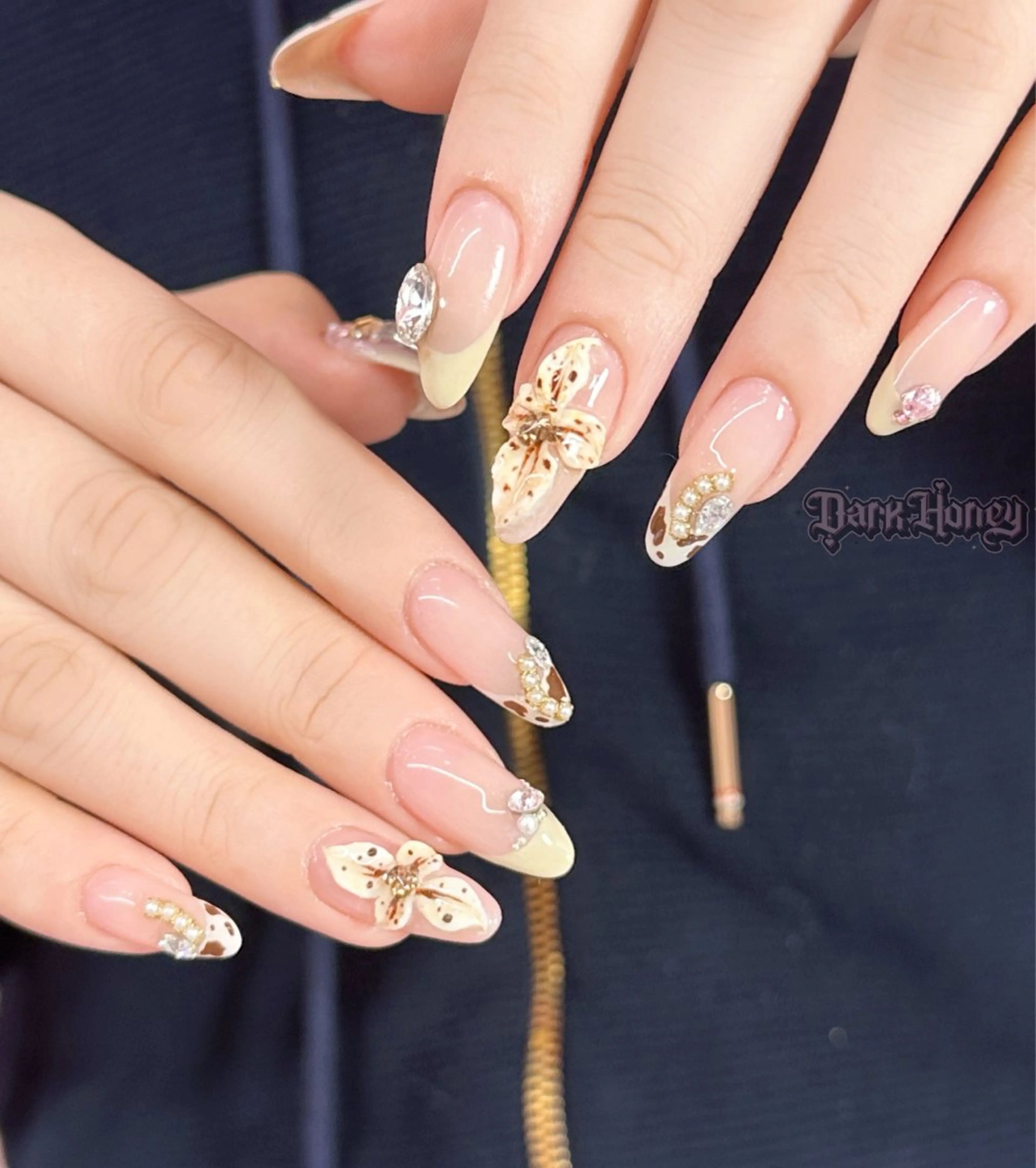 ネイル ハンドネイル ハンドケア DarkHoney 池袋店のネイルデザイン