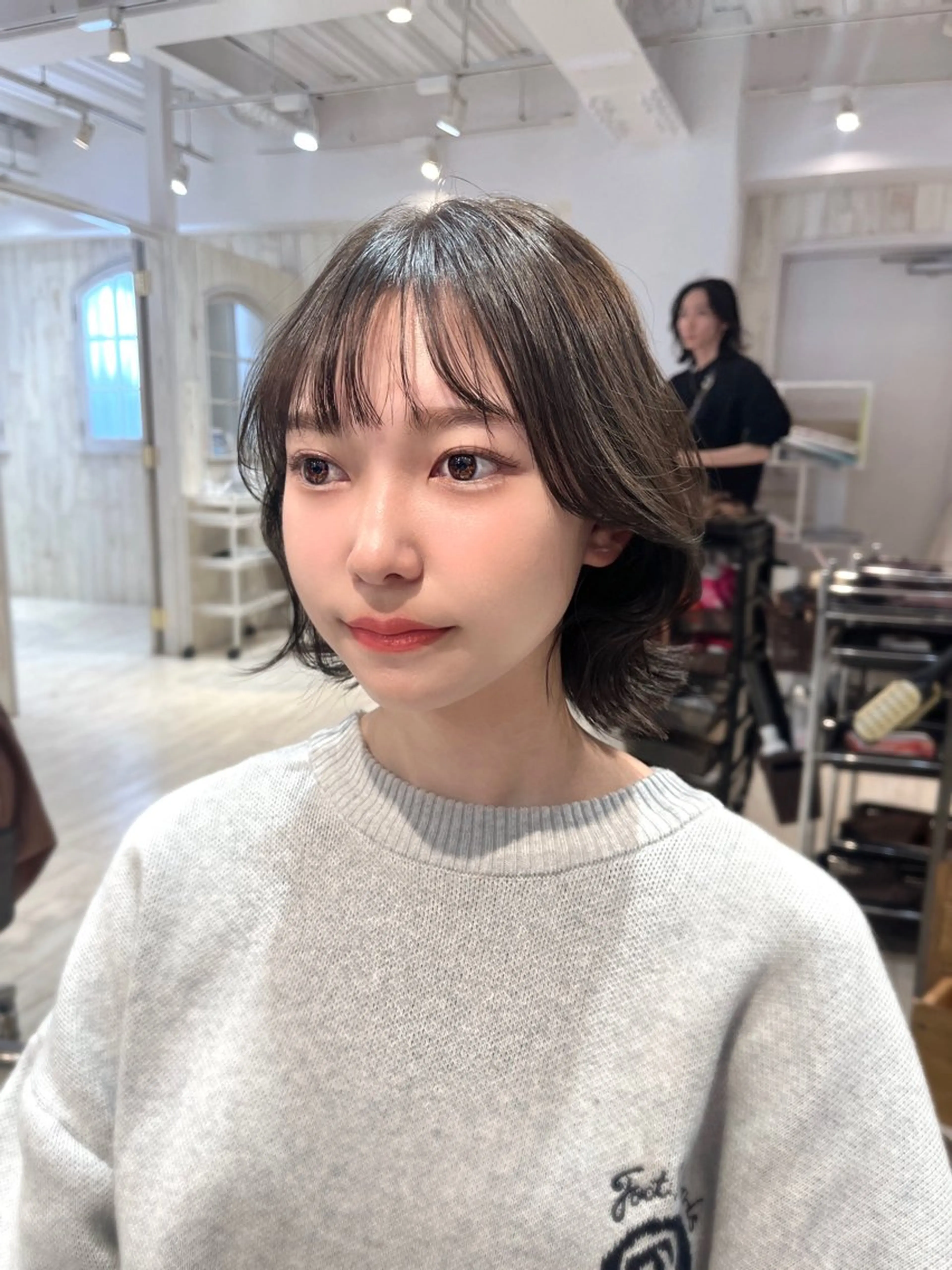 ミディアム ボブ くびれヘア 韓国風ヘア 似合わせカット 外ハネヘア カット ヘアカラー トリートメント レイヤーカット ✨️進藤ひかりのヘアスタイル