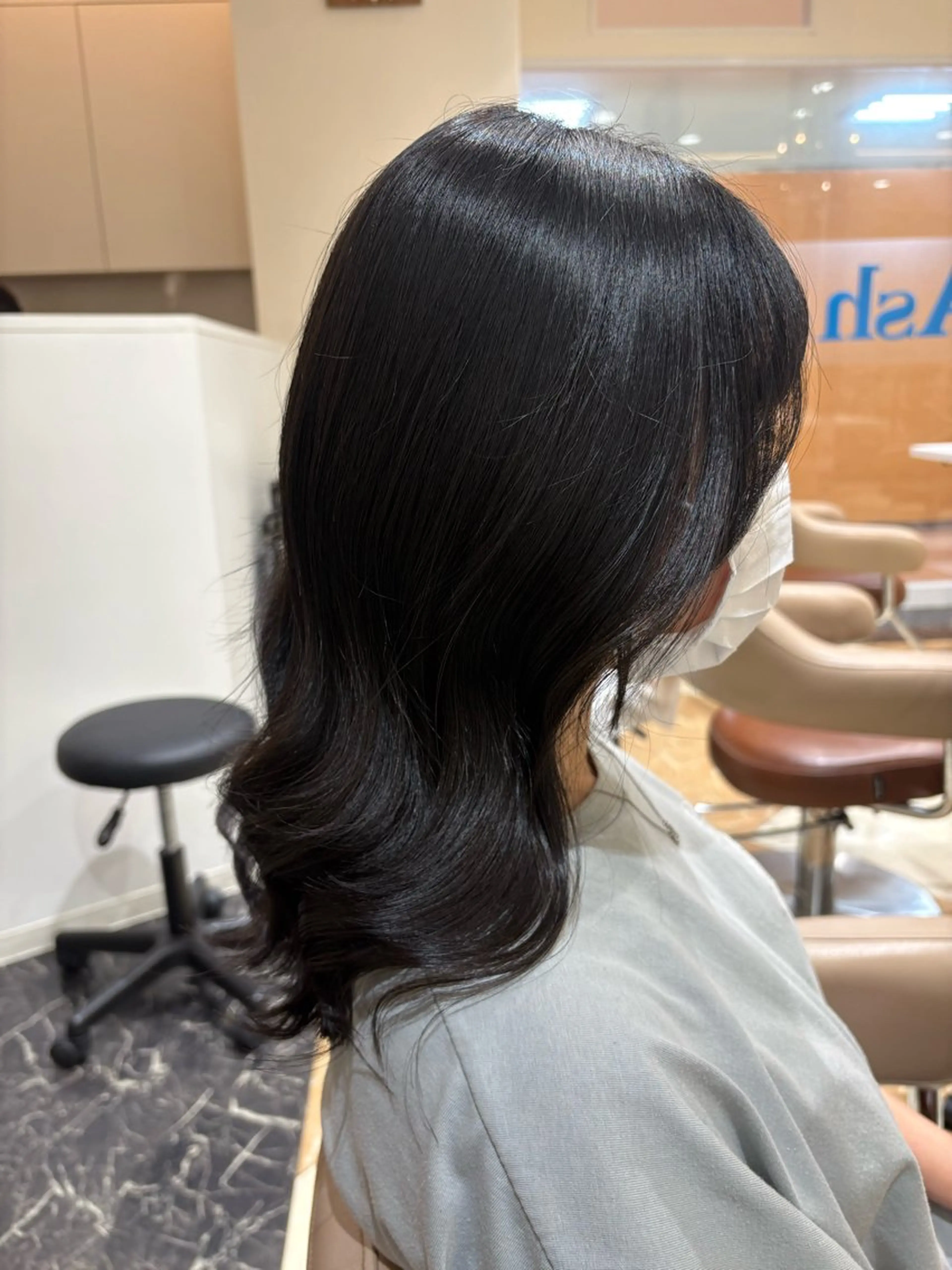 セミロング 髪質改善カラー特化 💙なーこのヘアスタイル