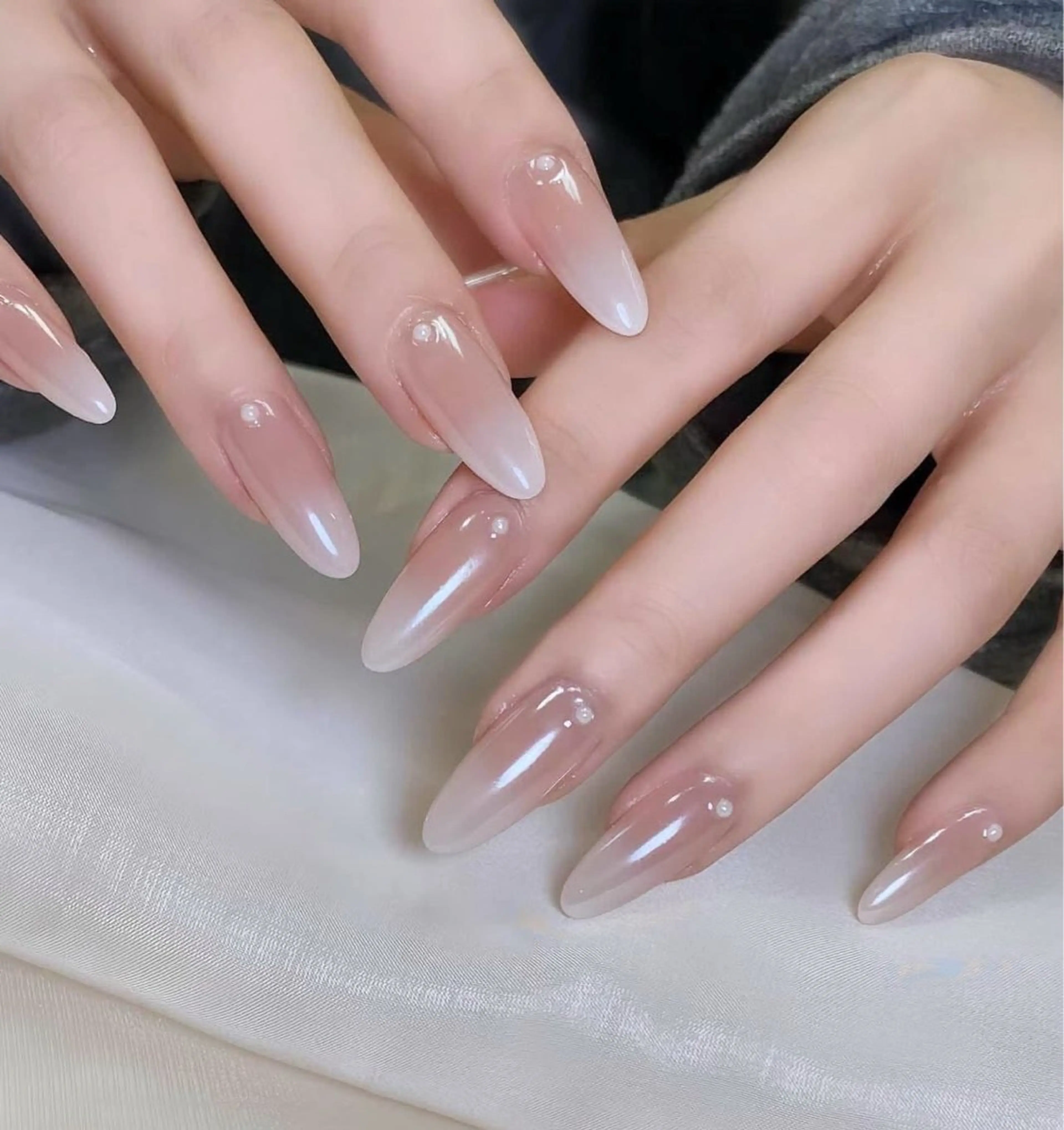 ネイル フットネイル ジェルネイル 韓国ネイル マグネットネイル 持ち込み ハンドネイル Akiko ネイルサロン所属・AKIKO ネイルサロンのネイルデザイン