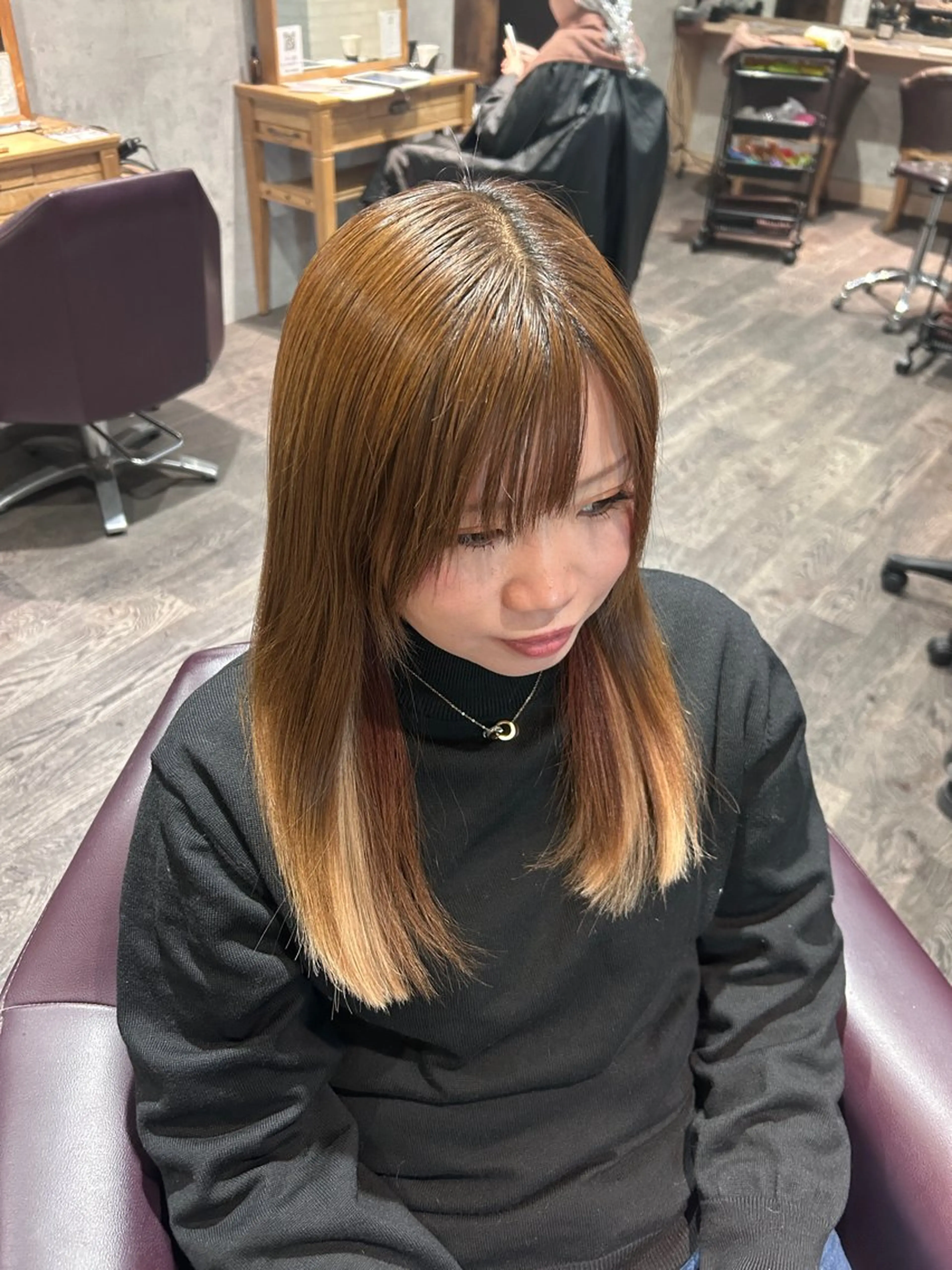 セミロング ハイトーン🇰🇷 19歳美容師アリルのヘアスタイル