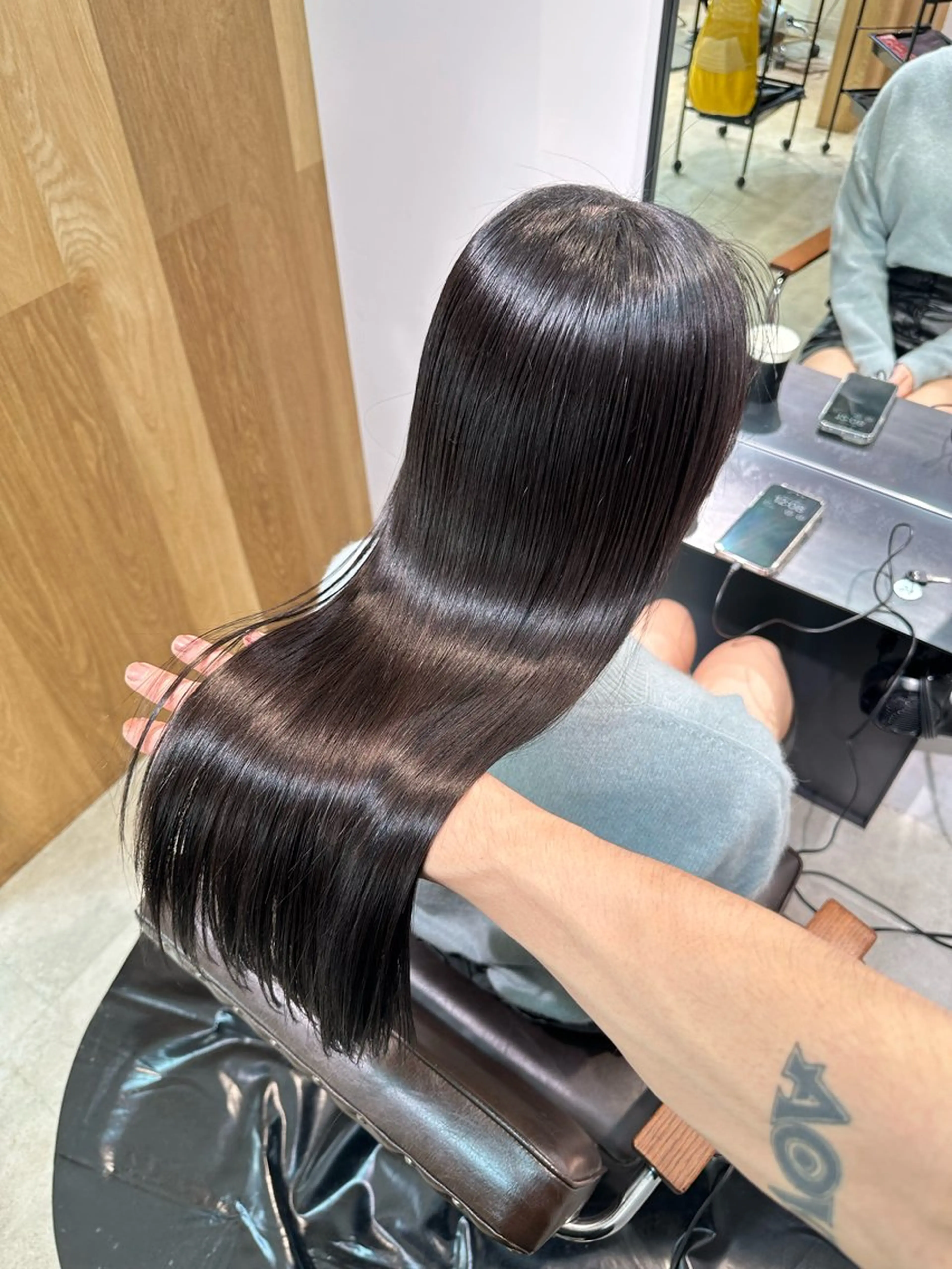 ロング ヘアカラー トリートメント DXシェアサロン渋谷所属・縮毛矯正🌝髪質改善 🌝しじたかゆきのヘアスタイル