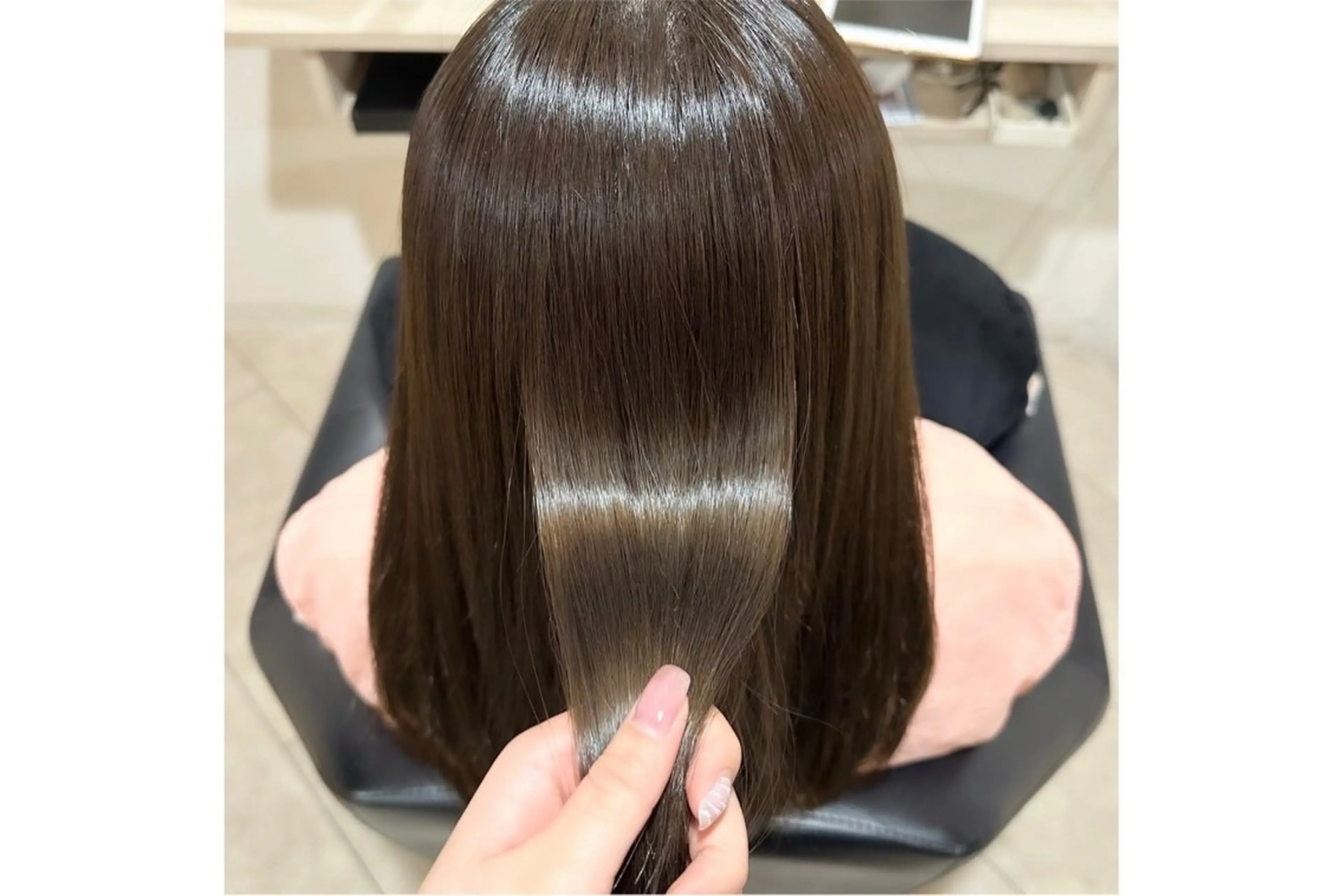 ロング カット ヘアカラー 伊藤 桃花のヘアスタイル